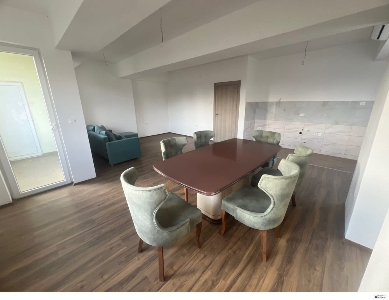 Apartment 106m2 in Avtokomanda - For Rent - Gazi Baba - Image 1