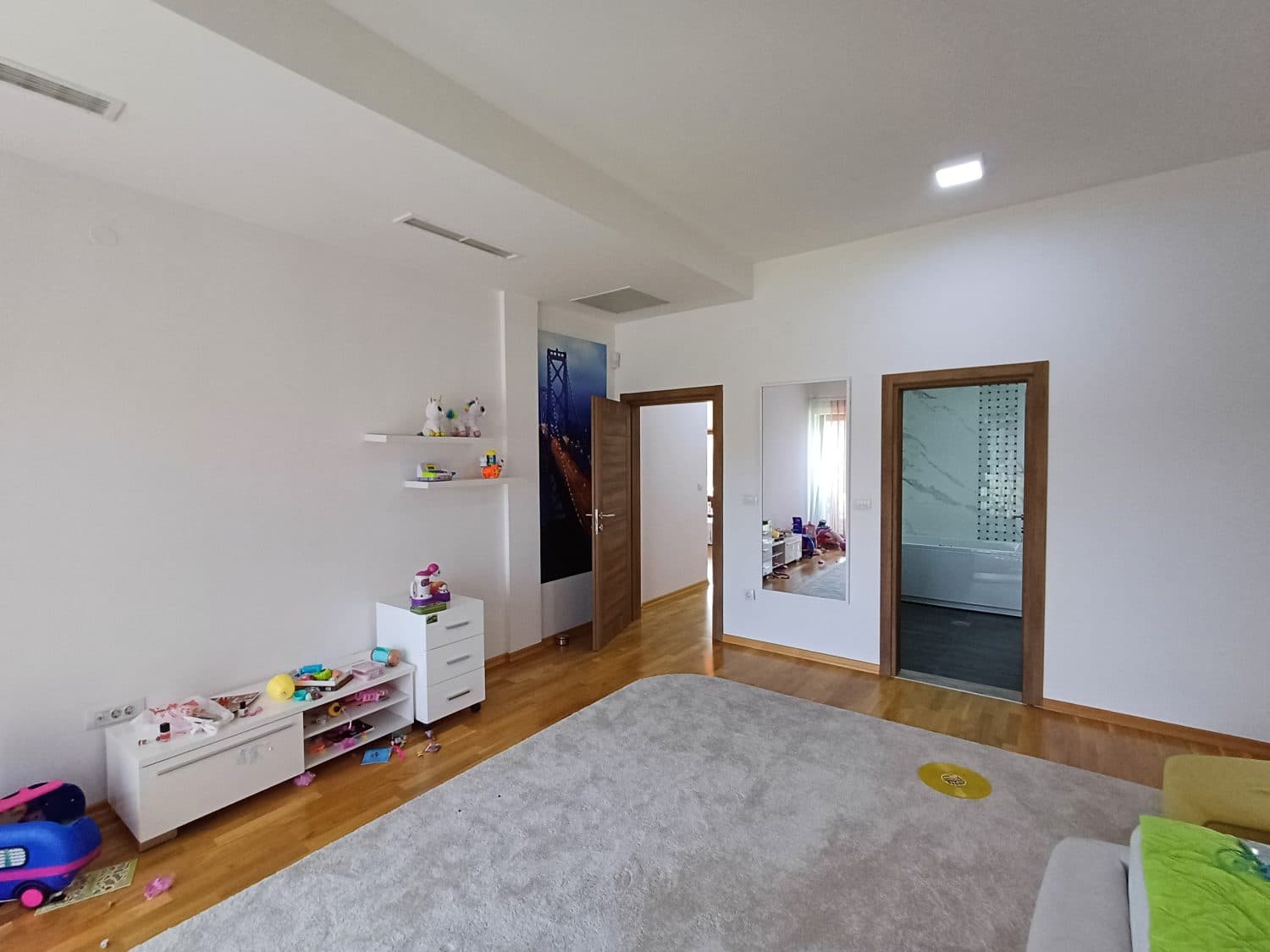 House 267m2 with spacious yard in Bardovci - For Rent - Bardovci - Image 15