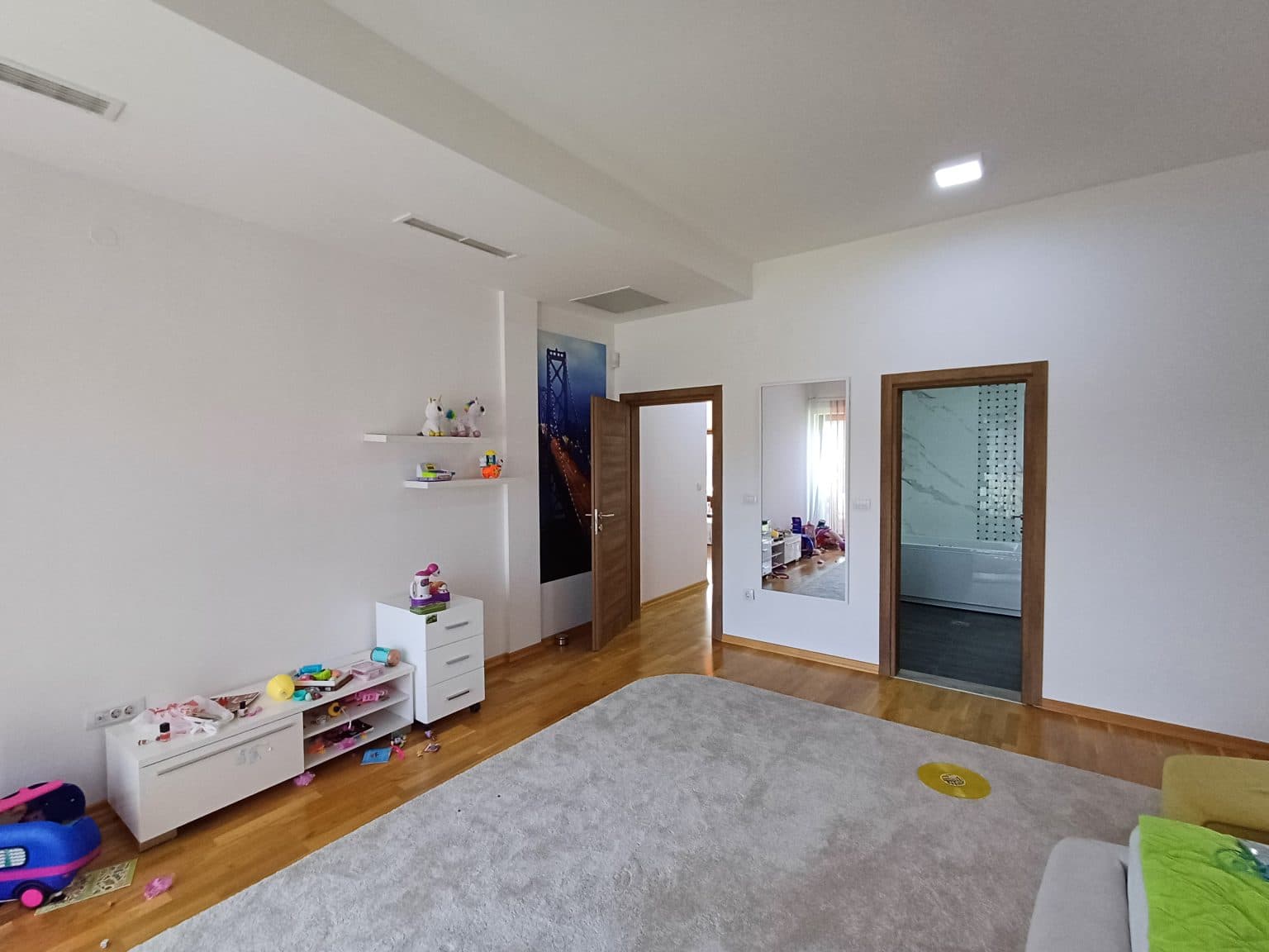 House 267m2 with spacious yard in Bardovci - For Rent - Bardovci - Image 15