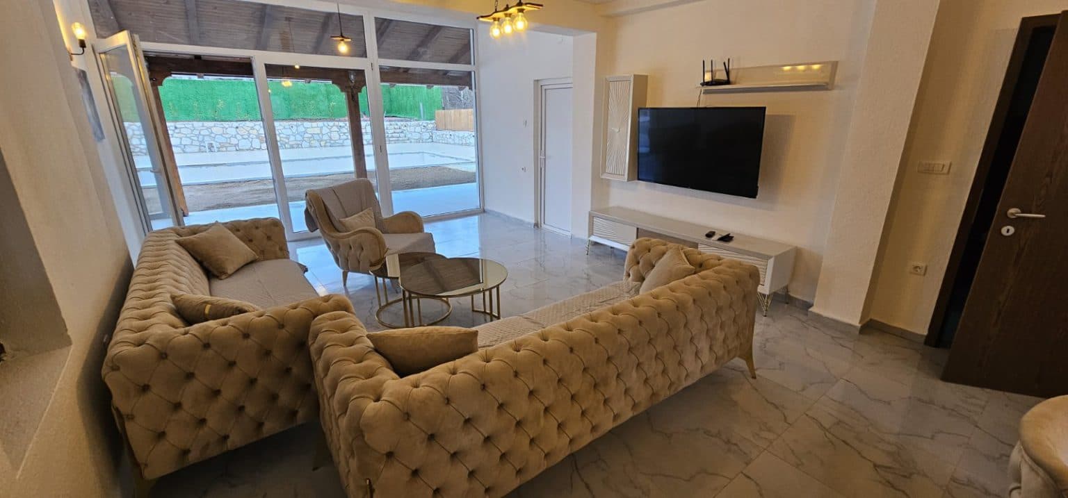 Villa 200m2 in Chucher-Sandevo - 3