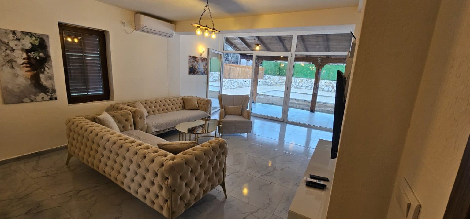 Villa 200m2 in Chucher-Sandevo - For Rent - Cucer - Sandevo