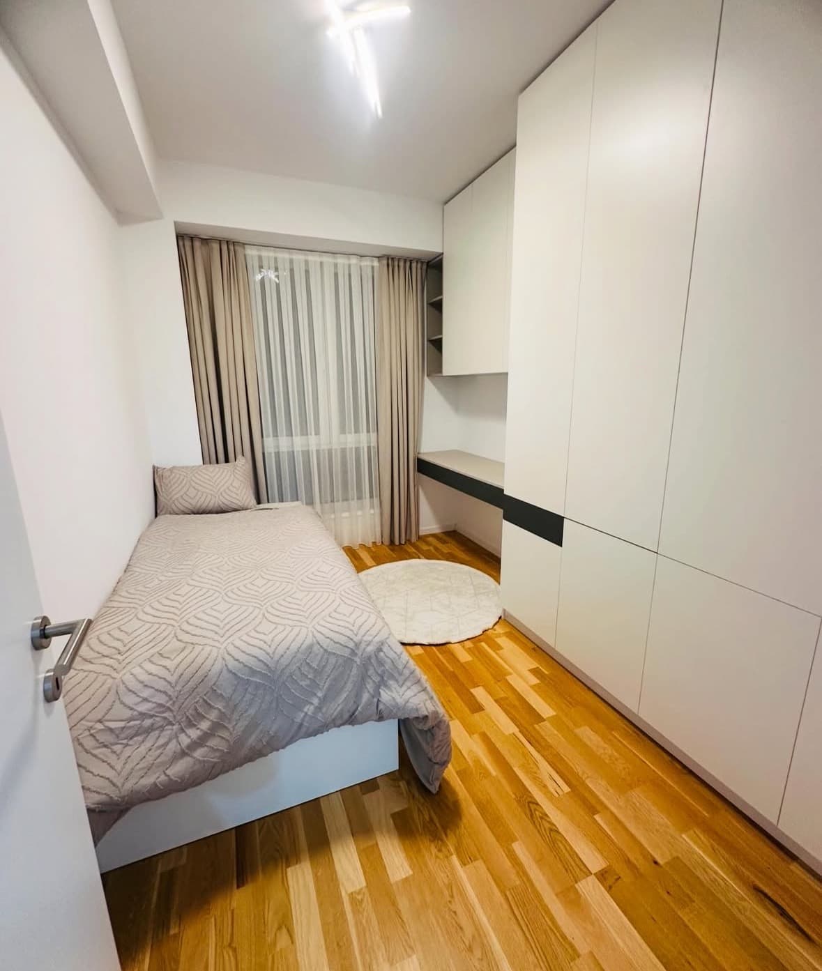 Стан 80м2 во комплексот East Gate Living - За Изнајмување - Гази Баба - Слика 10