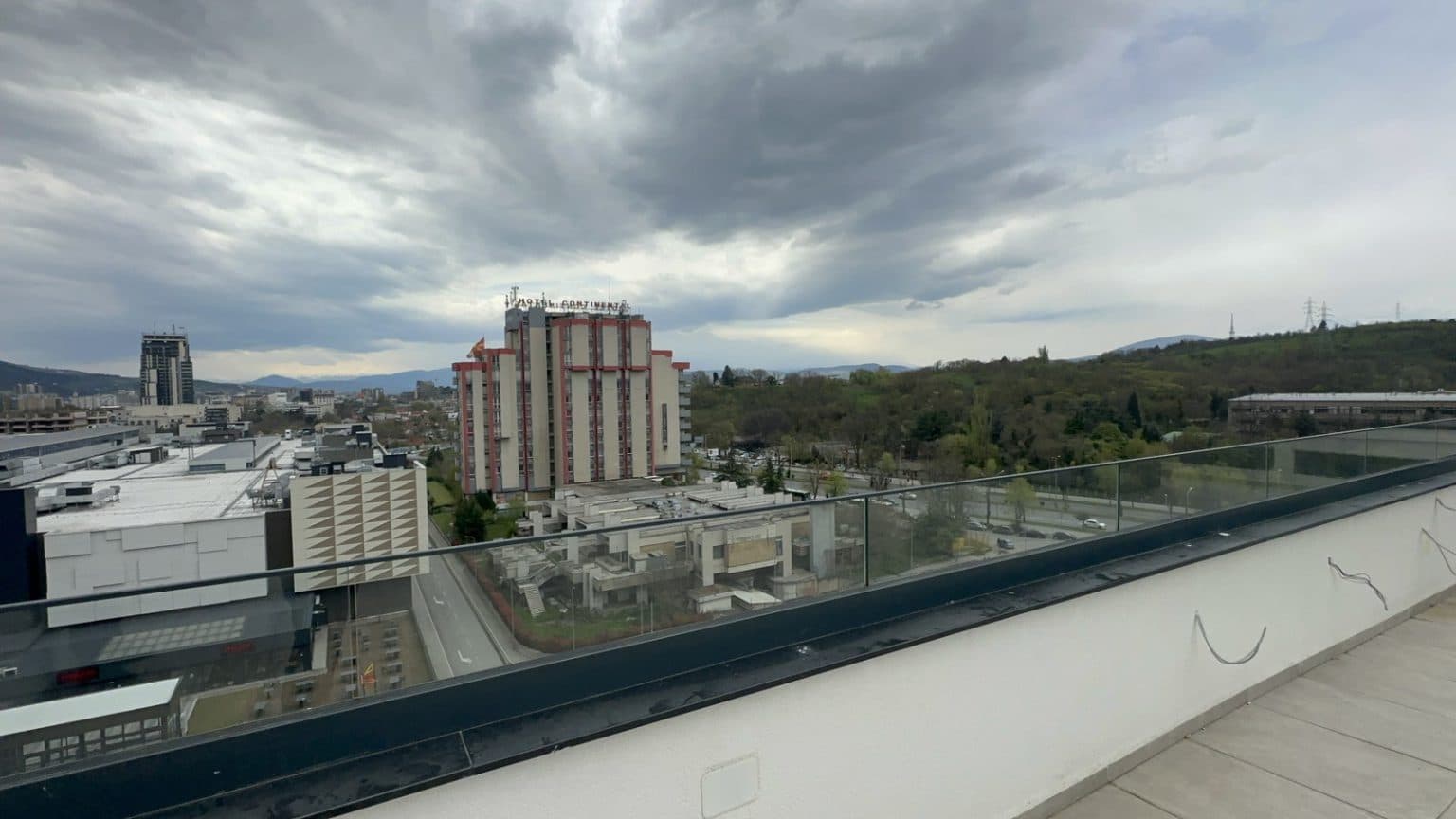 Деловен простор 320м2 во комлексот East Gate Living - 2