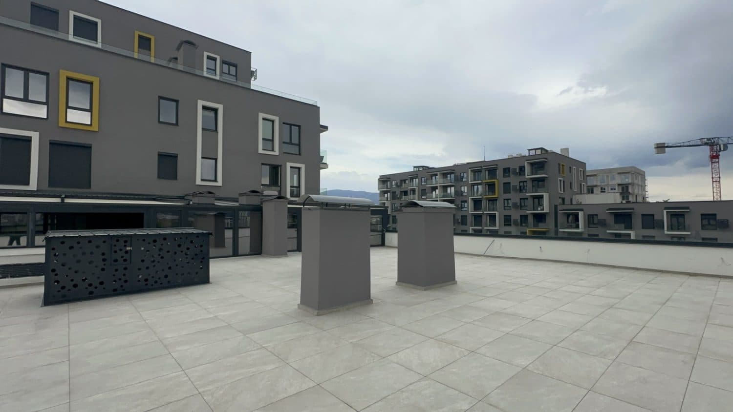 Деловен простор 320м2 во комлексот East Gate Living - За Изнајмување - Гази Баба - Слика 4