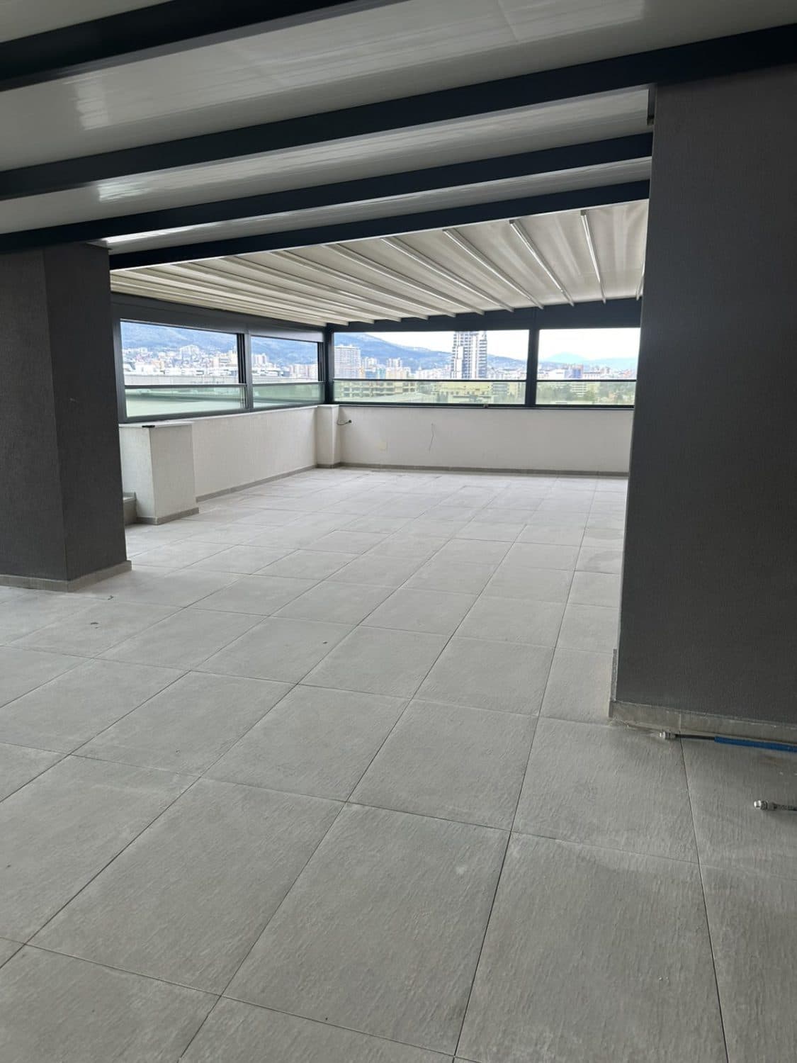 Деловен простор 320м2 во комлексот East Gate Living - За Изнајмување - Гази Баба - Слика 3