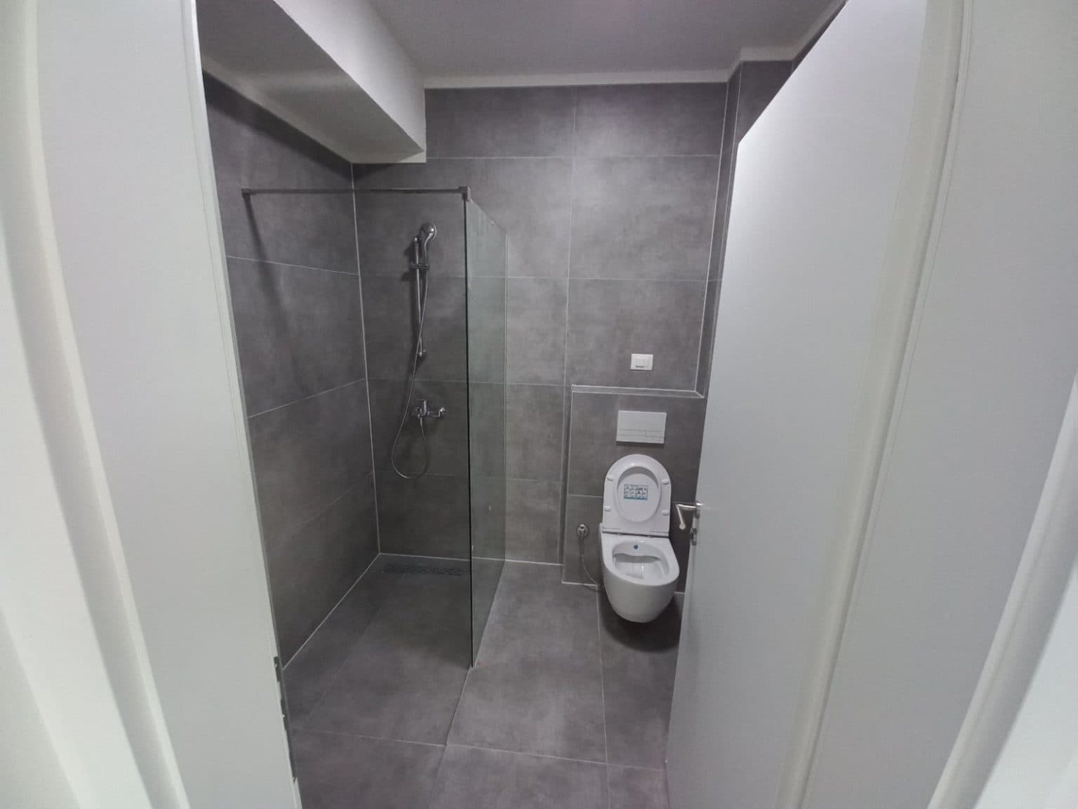 Деловен простор 100м2 во комплексот East Gate Living - 2