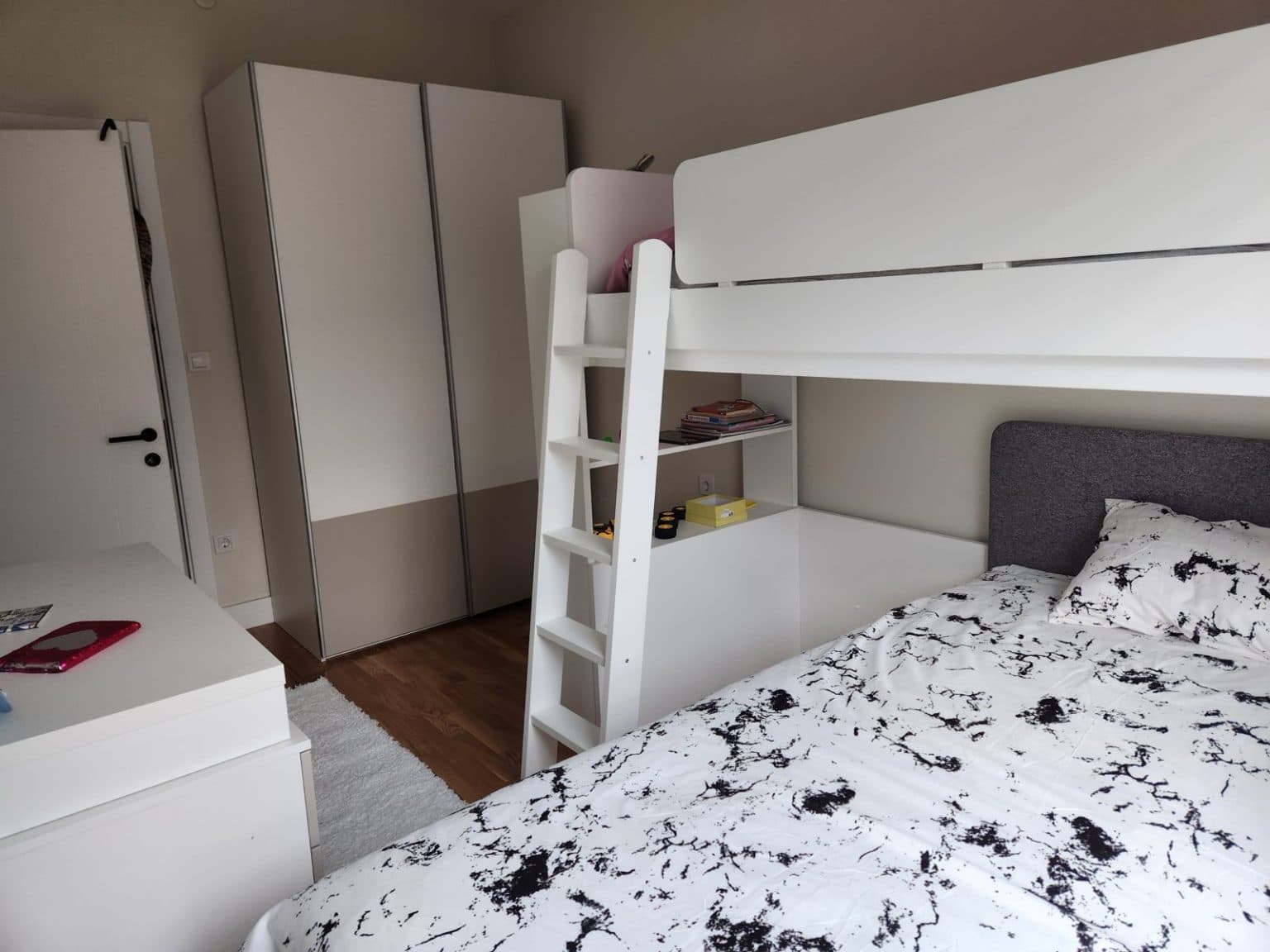 СТИЛСКИ ОПРЕМЕН СТАН 72М2 ВО КОМПЛЕКСОТ DIAMOND - За Изнајмување - Центар - Слика 12