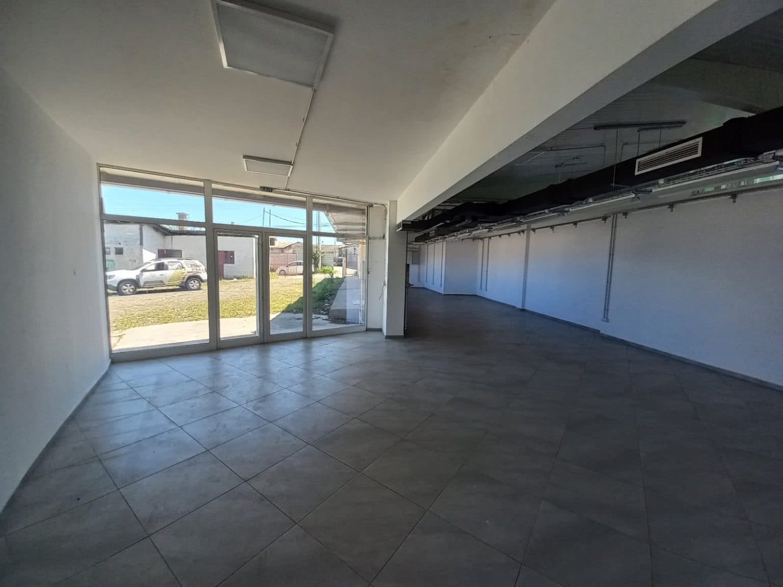 Warehouse space 990m2 - For Rent - Kisela Voda