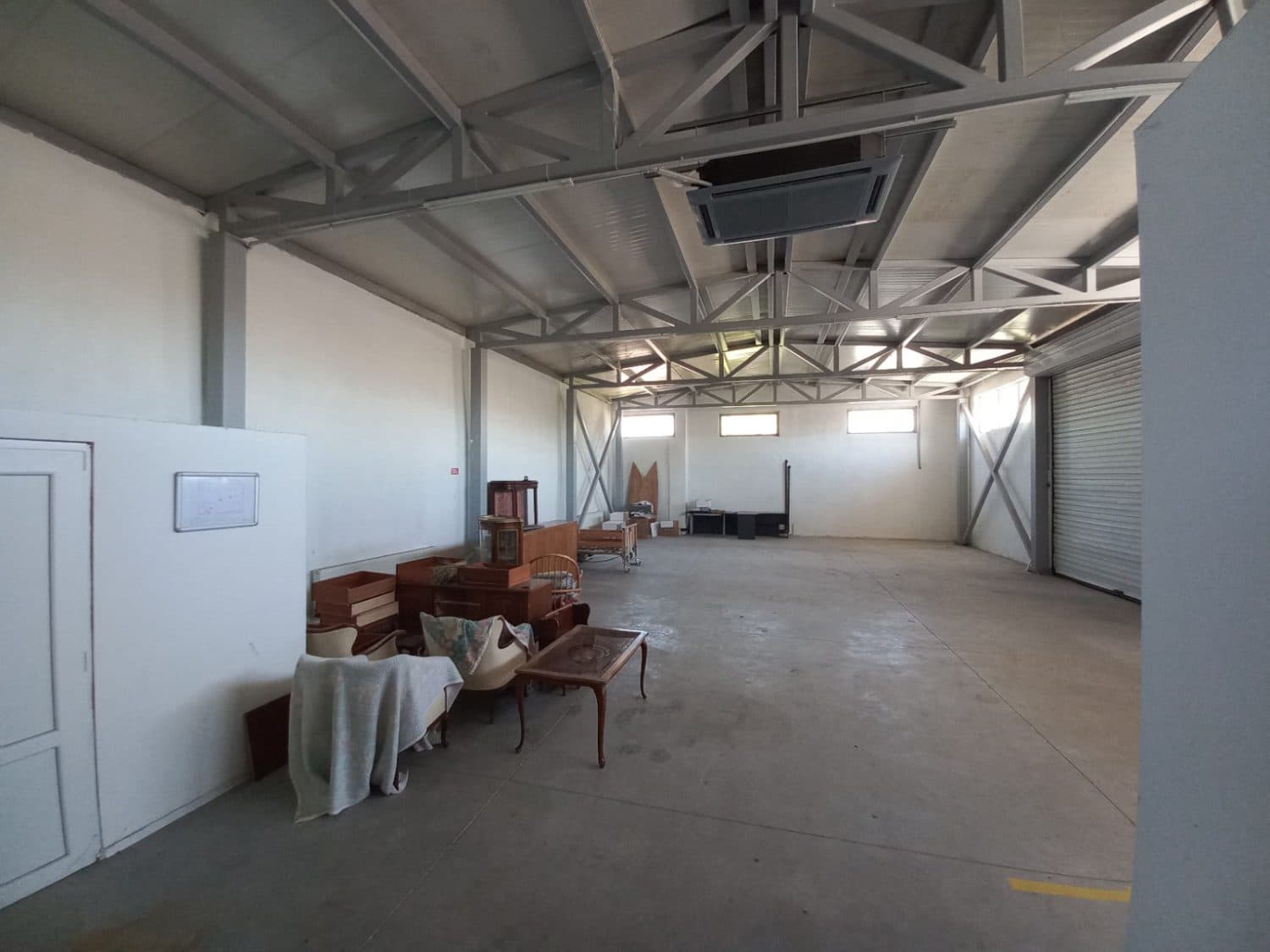 Магацински простор од 990м2 - За Изнајмување - Кисела Вода - Слика 4