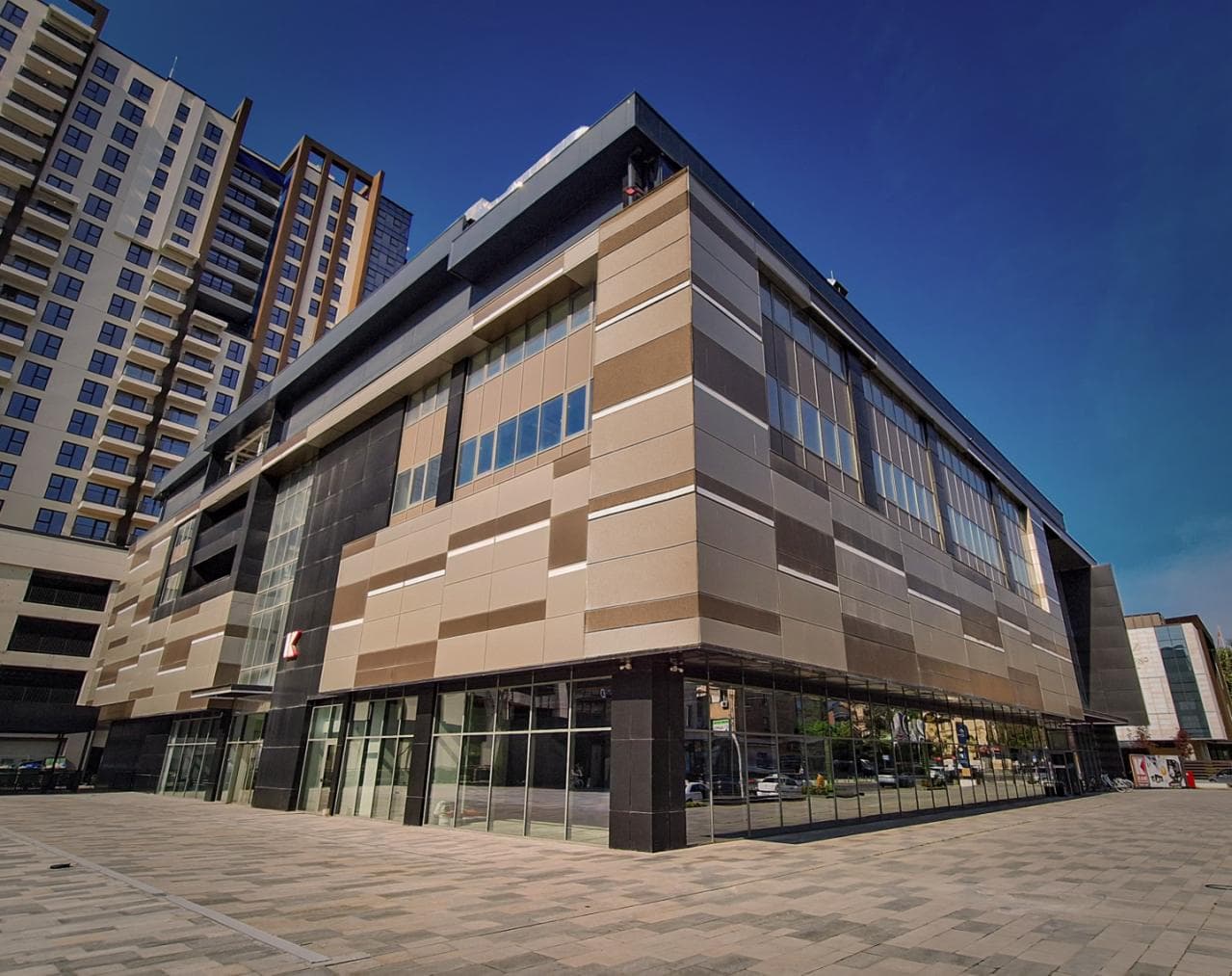 Нова деловна зграда K Business Center - За Изнајмување - Центар - Слика 4