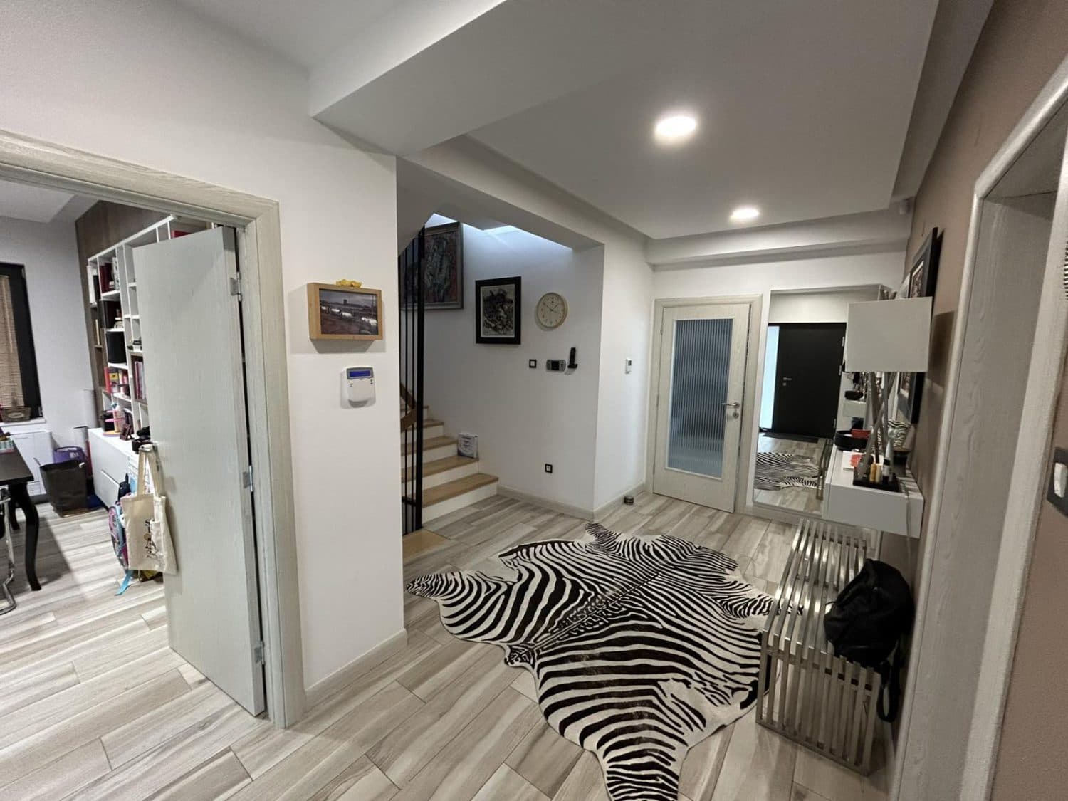 Modern house 429m2 in Taftalidze - For Rent - Karposh - Image 8