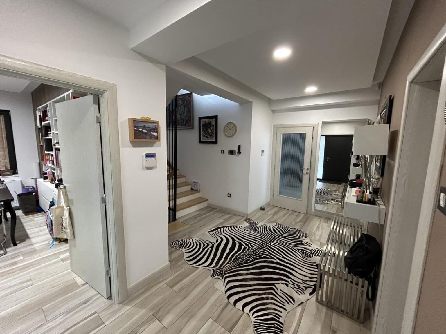 Modern house 429m2 in Taftalidze - For Rent - Karposh - Image 8