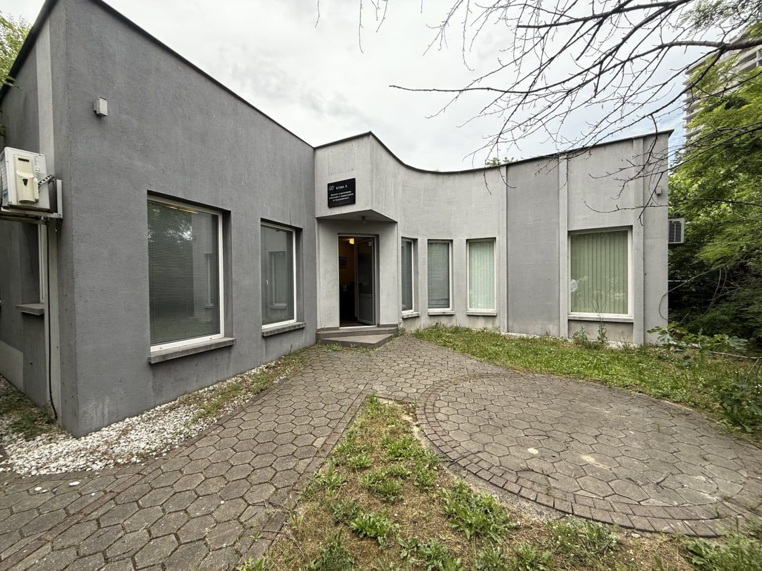 Деловен простор 92м2 во Центар - За Изнајмување - Центар - Слика 8