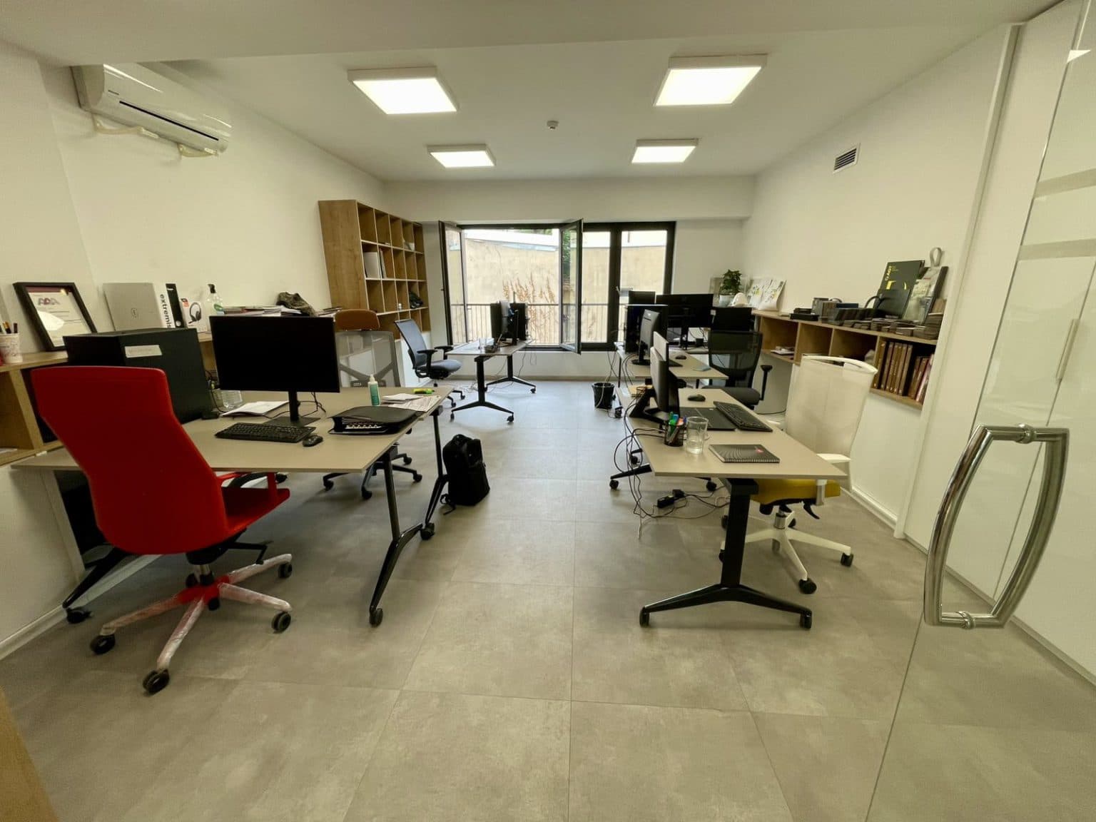 Business Space 560m2 in Center - For Rent - Centar - Image 5