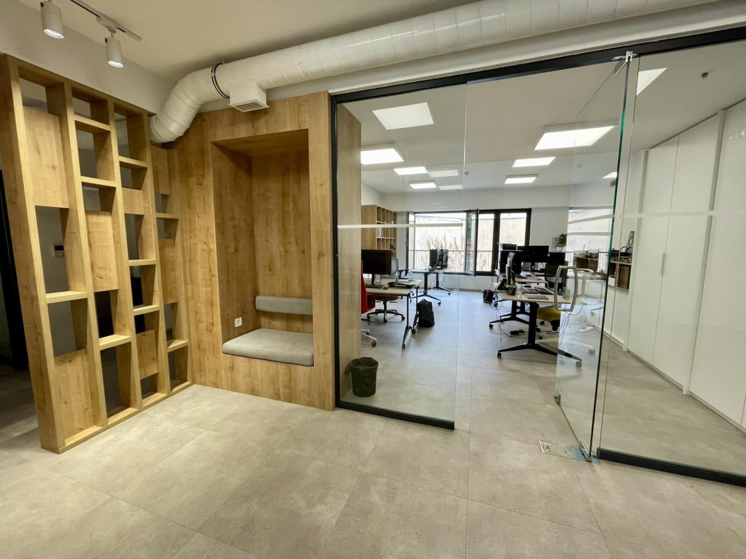 Business Space 560m2 in Center - For Rent - Centar - Image 1