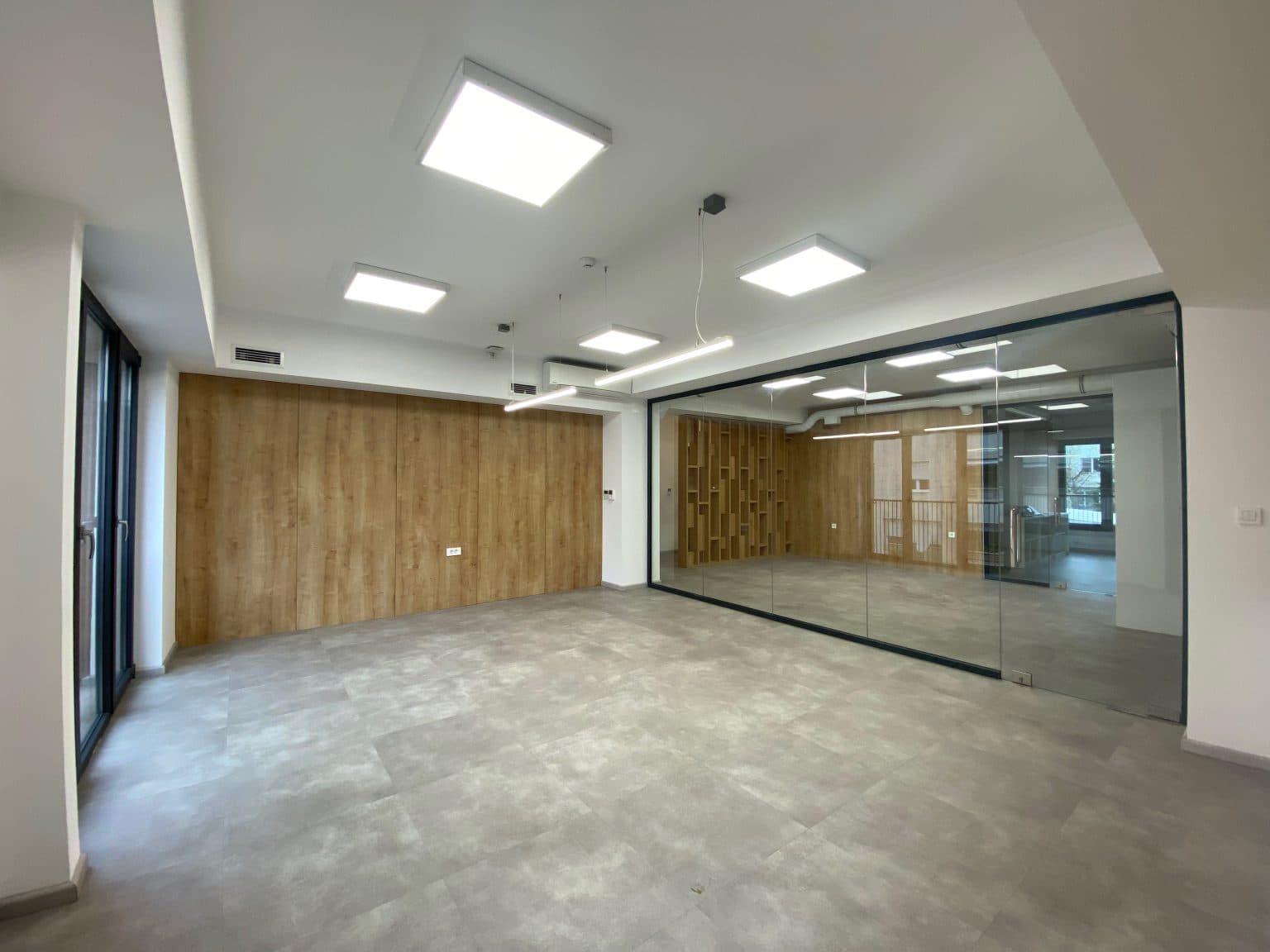 Business Space 560m2 in Center - For Rent - Centar - Image 16