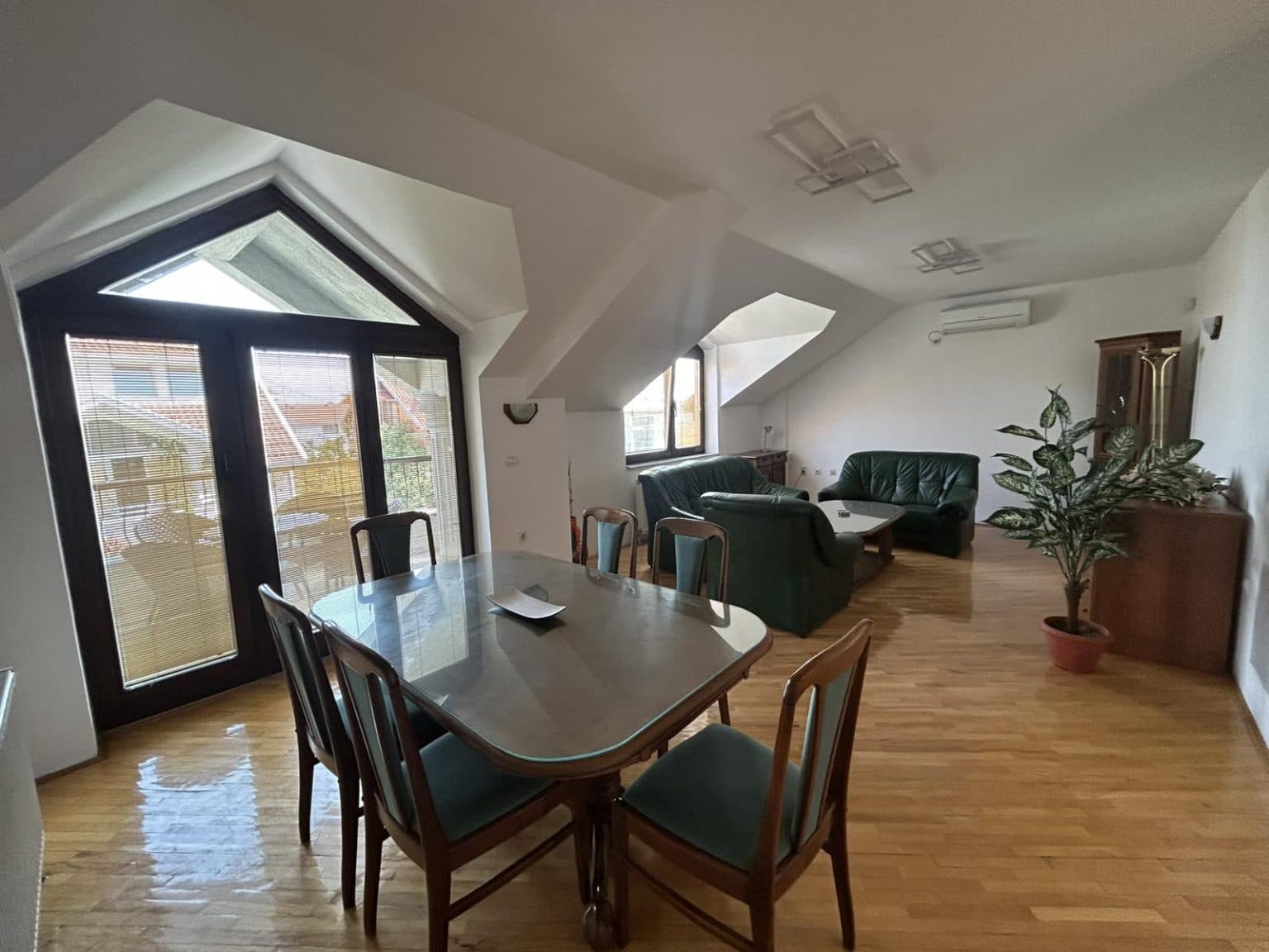 Specious house 385m2 in Zhdanec - 3