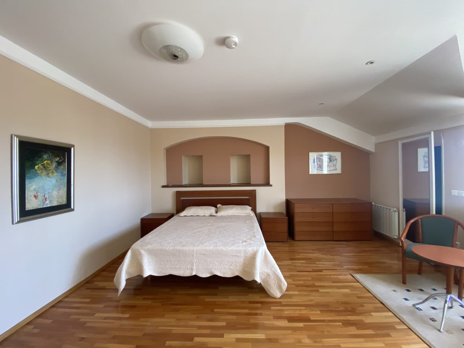 Beautiful house with spacious yard with swimming pool - For Rent - Kisela Voda - Image 11