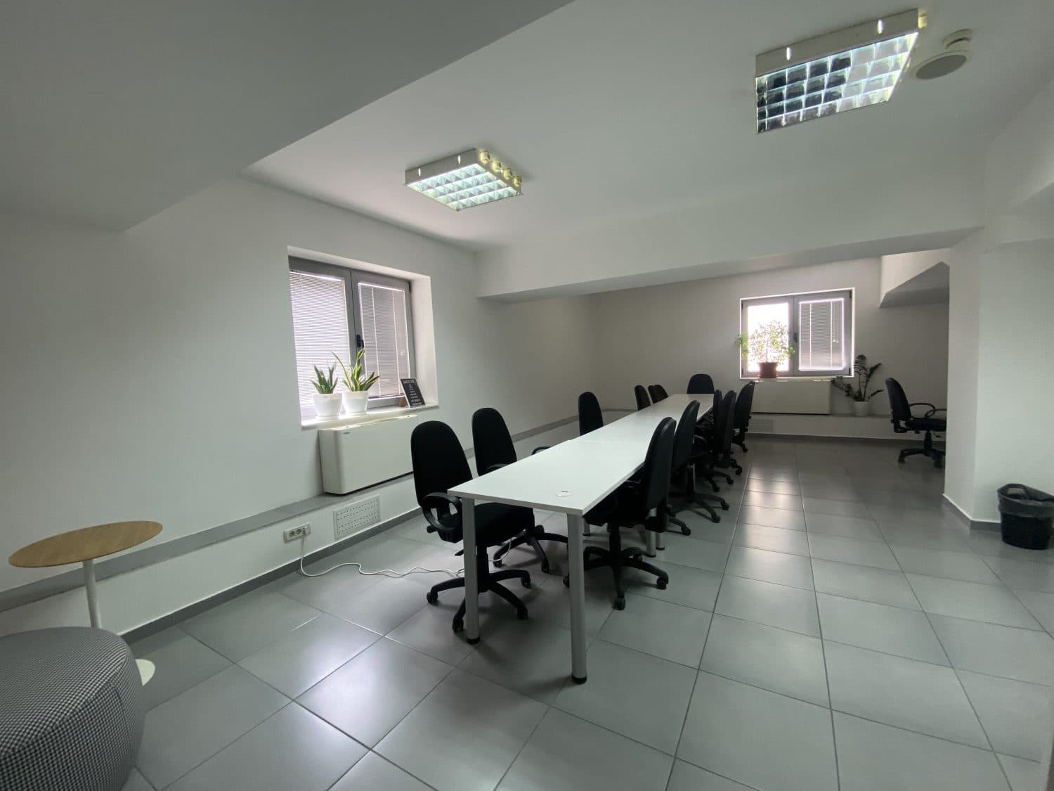 Премиум деловна зграда со канцелариски простории - За Изнајмување - Кисела Вода - Слика 7