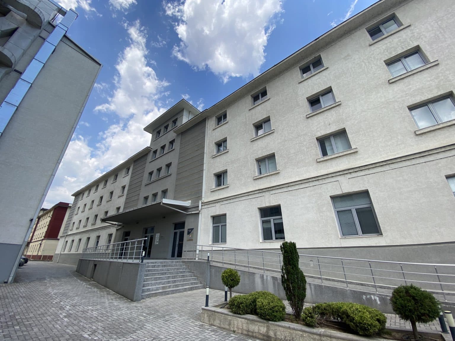 Премиум деловна зграда со канцелариски простории - 2