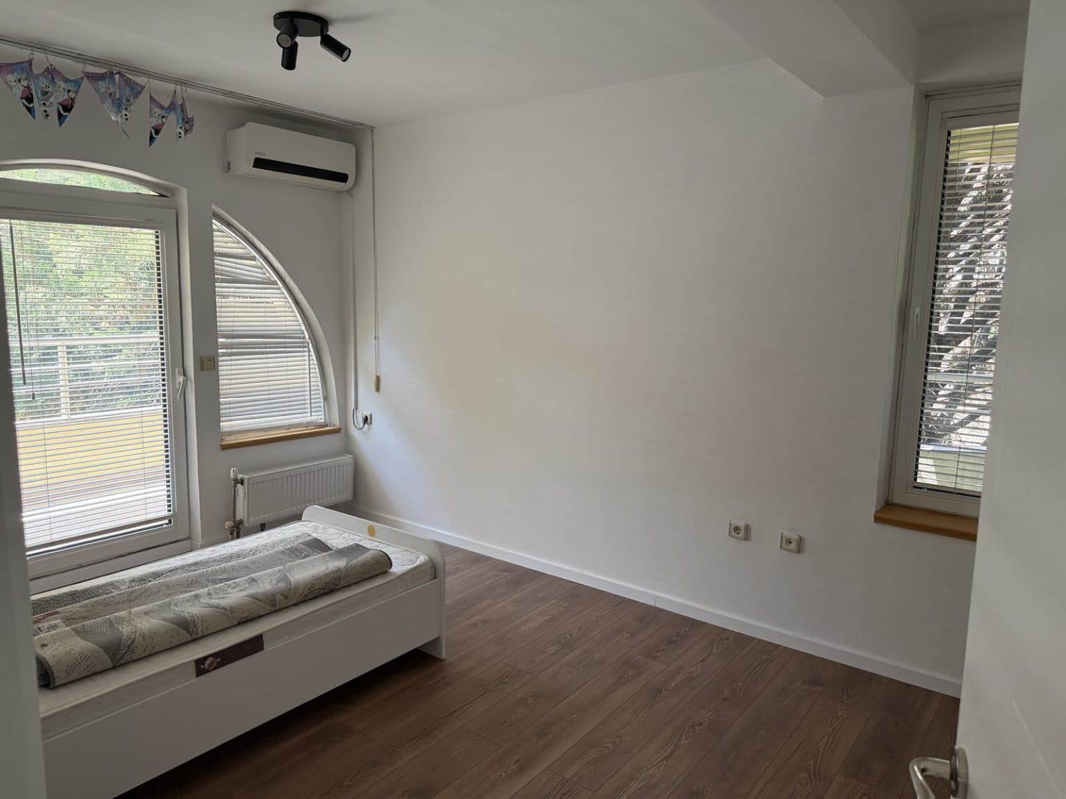 House with spacious yard in Zlokukjani - For Rent - Zlokukjani - Image 9