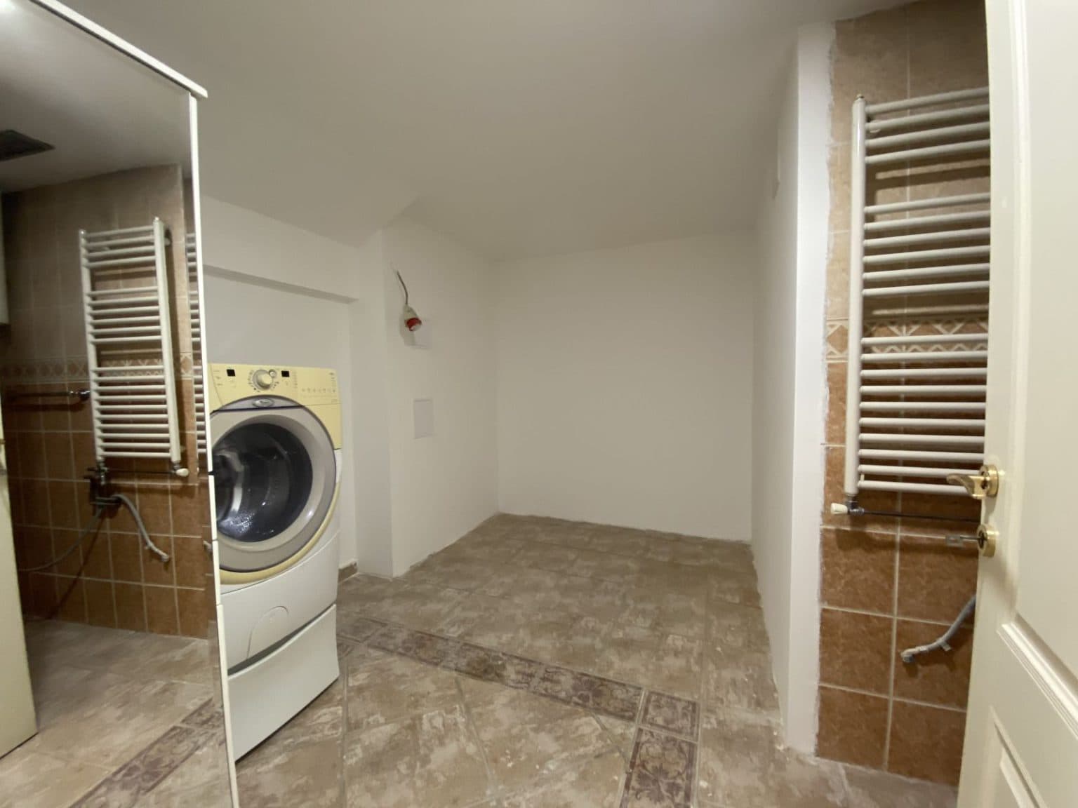 Family house 492m² in Crniche - For Sale - Kisela Voda - Image 15