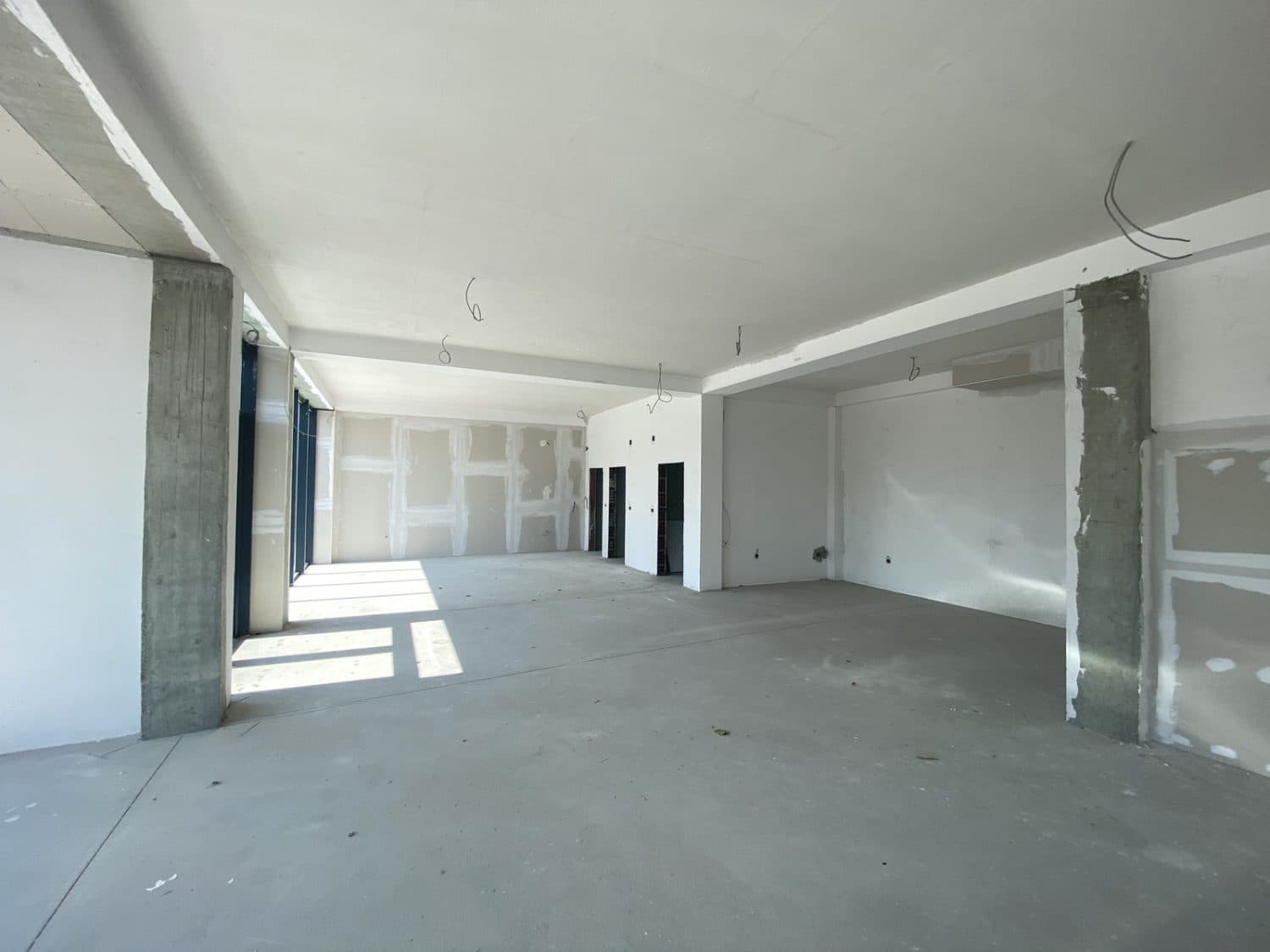 Деловен простор во Илинден - За Изнајмување - Илинден - Слика 4