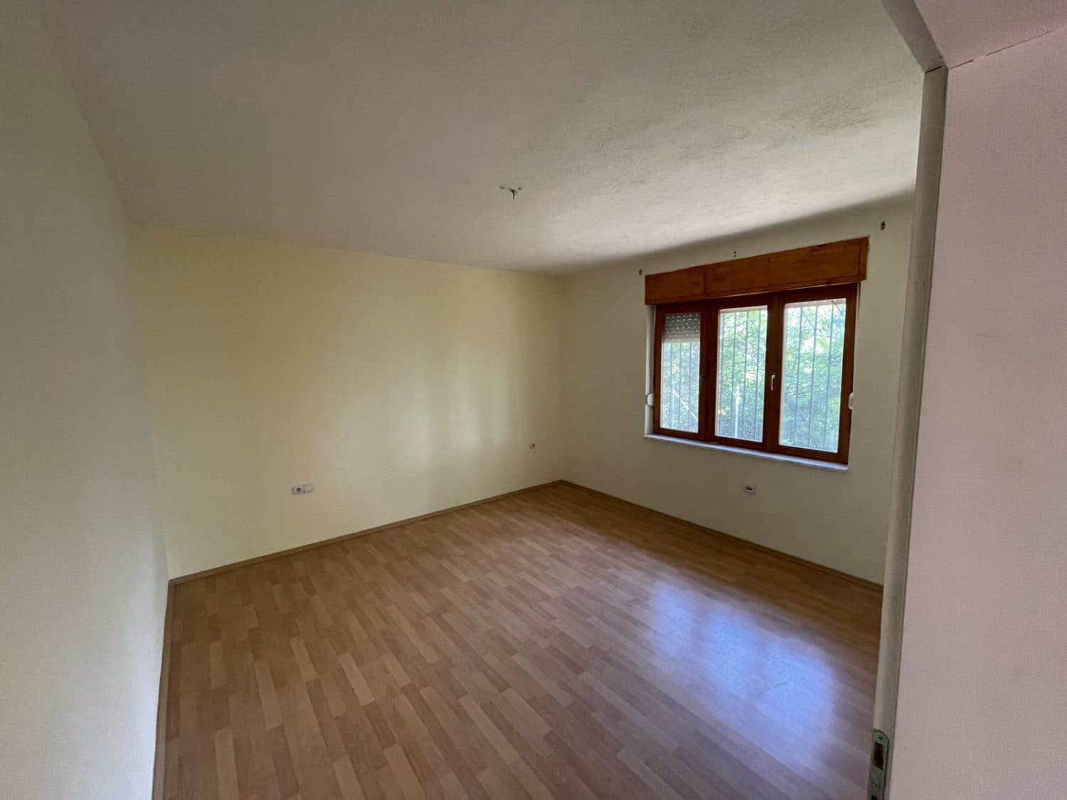 House for Sale in Gorno Sonje - For Sale - Sopishte - Image 5