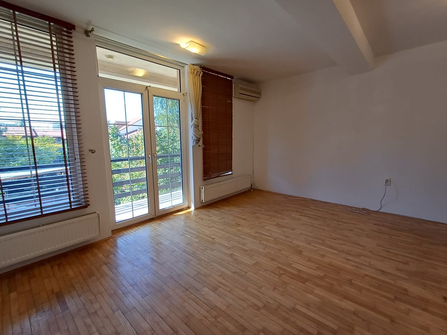 House 350m² in Taftalidze on quiet location - For Rent - Karposh - Image 3