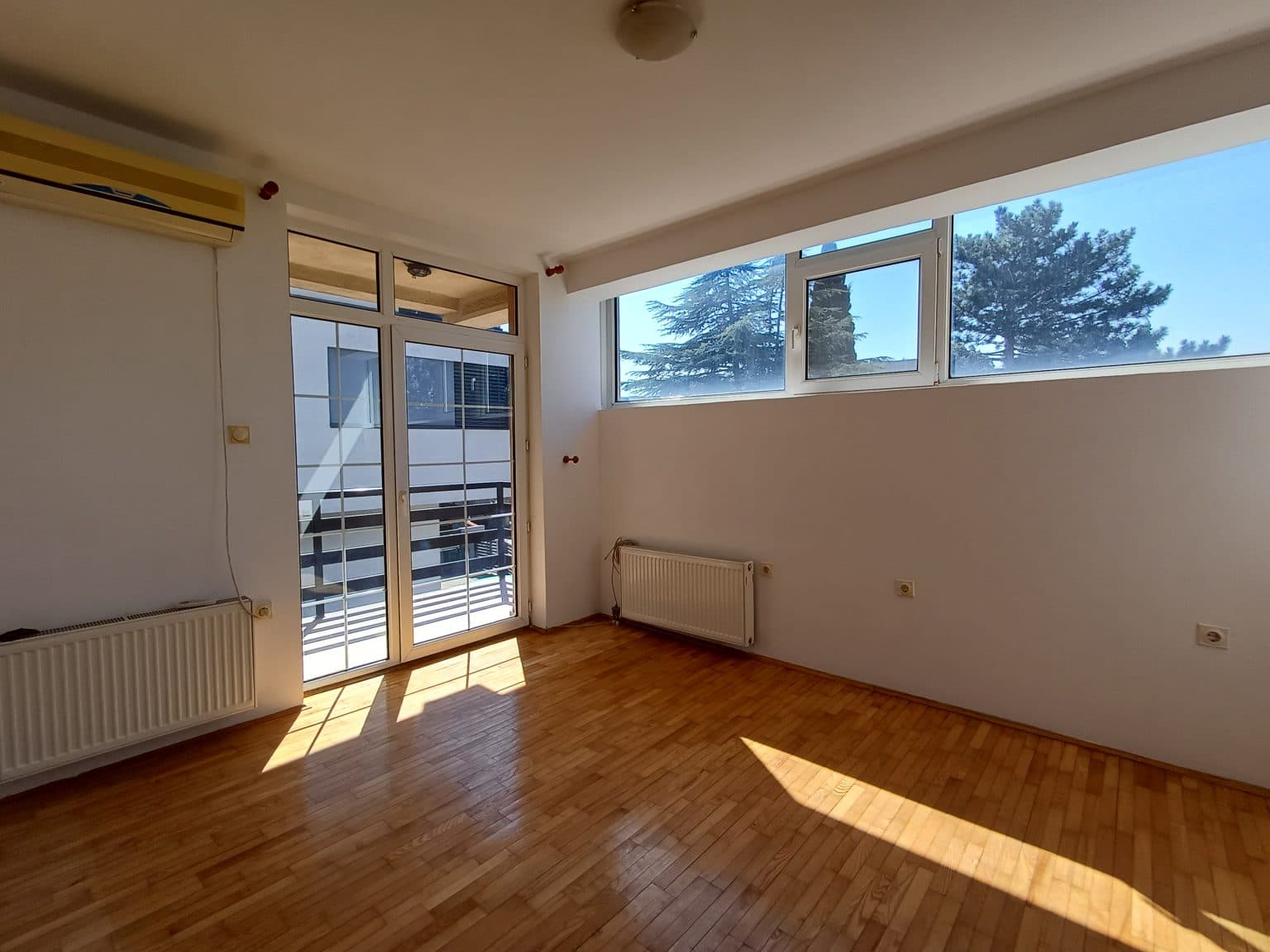 House 350m² in Taftalidze on quiet location - For Rent - Karposh - Image 9