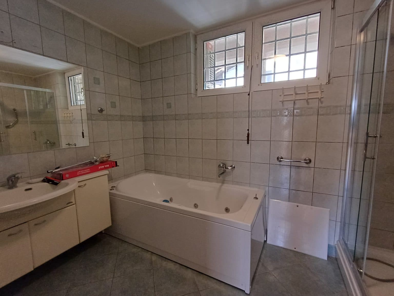 House 350m² in Taftalidze on quiet location - For Rent - Karposh - Image 12