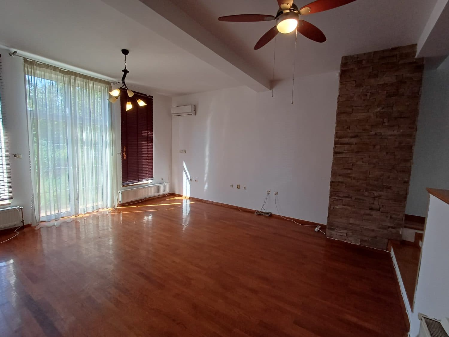 House 350m² in Taftalidze on quiet location - For Rent - Karposh - Image 5