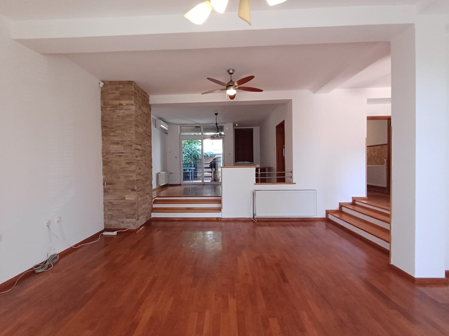 House 350m² in Taftalidze on quiet location - For Rent - Karposh - Image 1