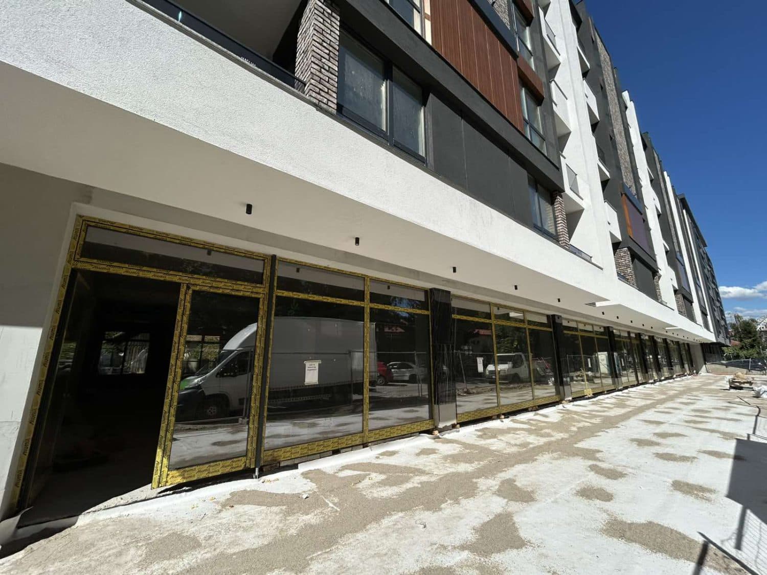 Exclusive business space 600m2 for rent - For Rent - Centar - Image 1