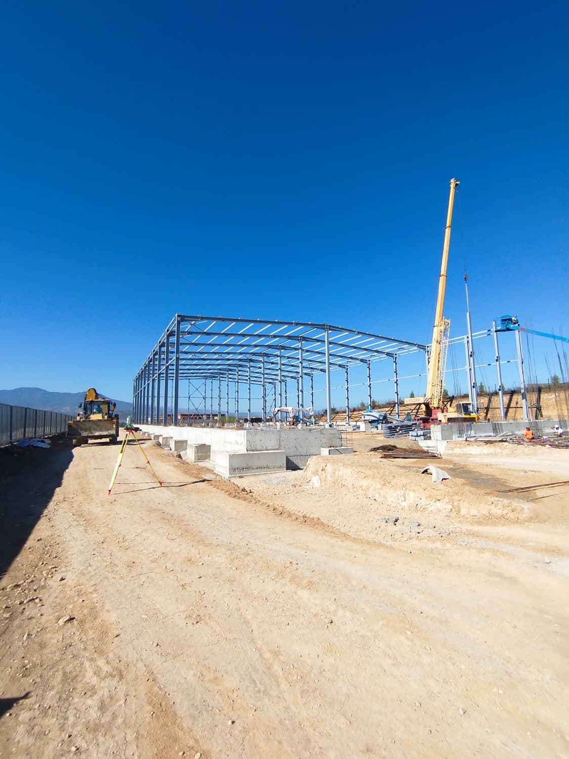 Индустриски објект со хала 2720м2 во Петровец - За Изнајмување - Петровец - Слика 10