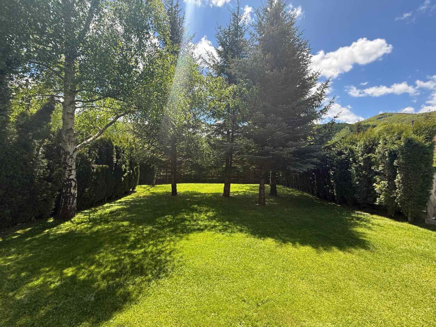 Mountain house 85m2 with spacious yard in Mavrovo - For Sale - Mavrovo - Image 8