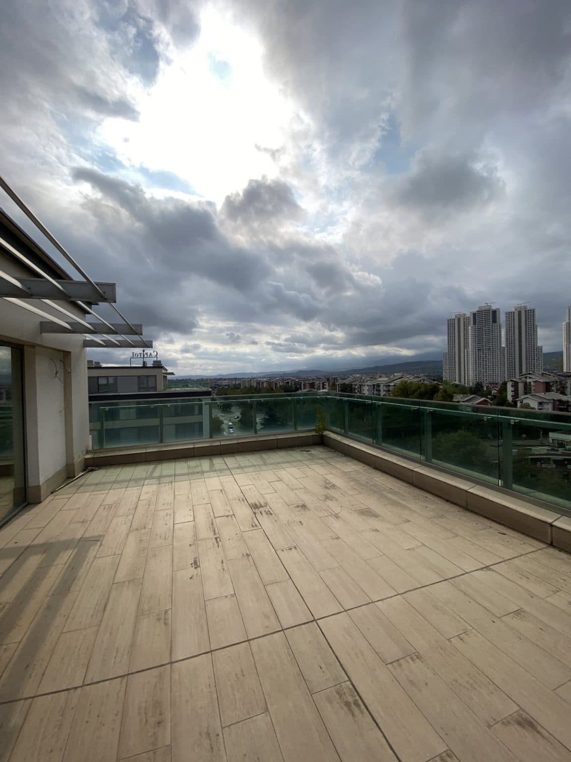 Комфорен стан 250м2 на одлична локација во Аеродром - 2