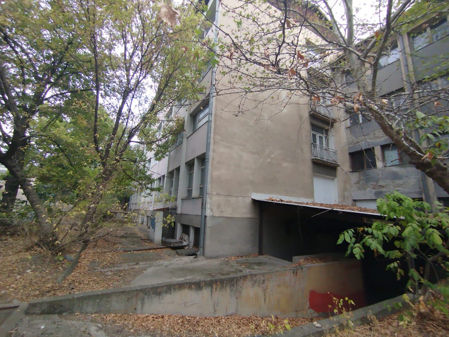 Business facility 3800m2 with land plot of 7500 m2 - For Sale - Gazi Baba - Image 6