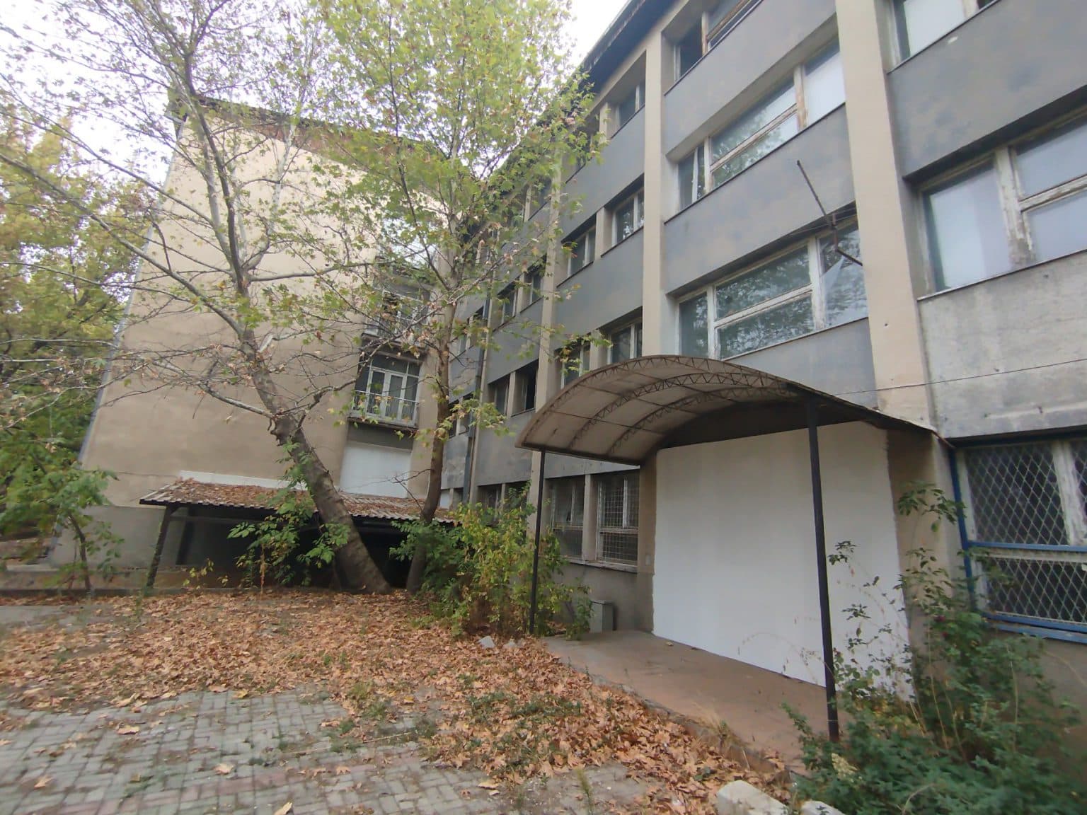 Деловен објект 3800м2 со плац 7500м2 - 3