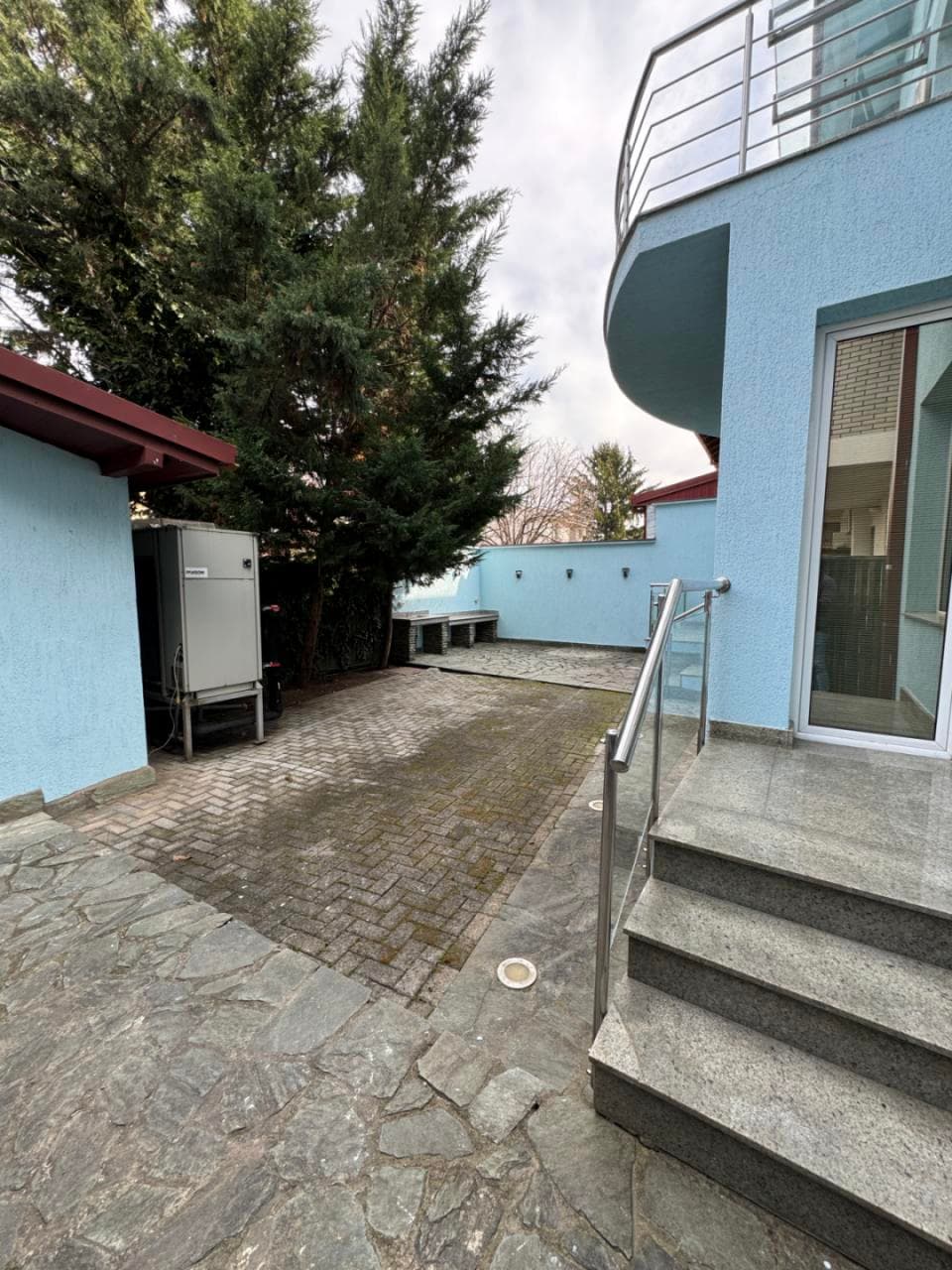 House 400m² on a quiet location in Kozle - For Rent - Karposh - Image 13