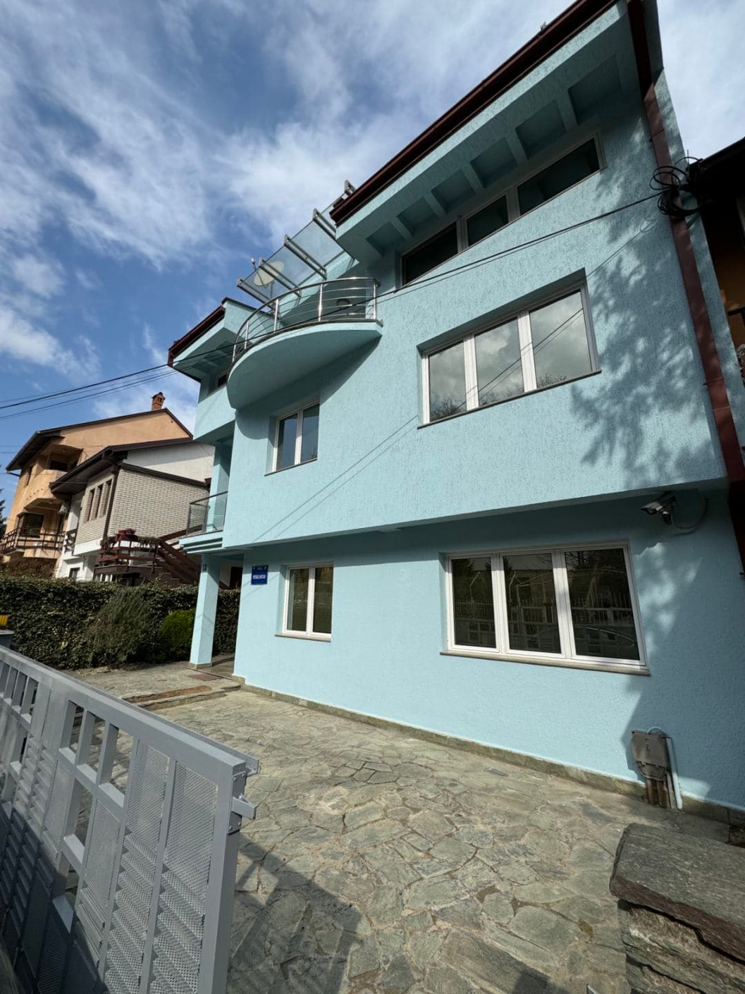 House 400m² on a quiet location in Kozle - For Rent - Karposh - Image 16