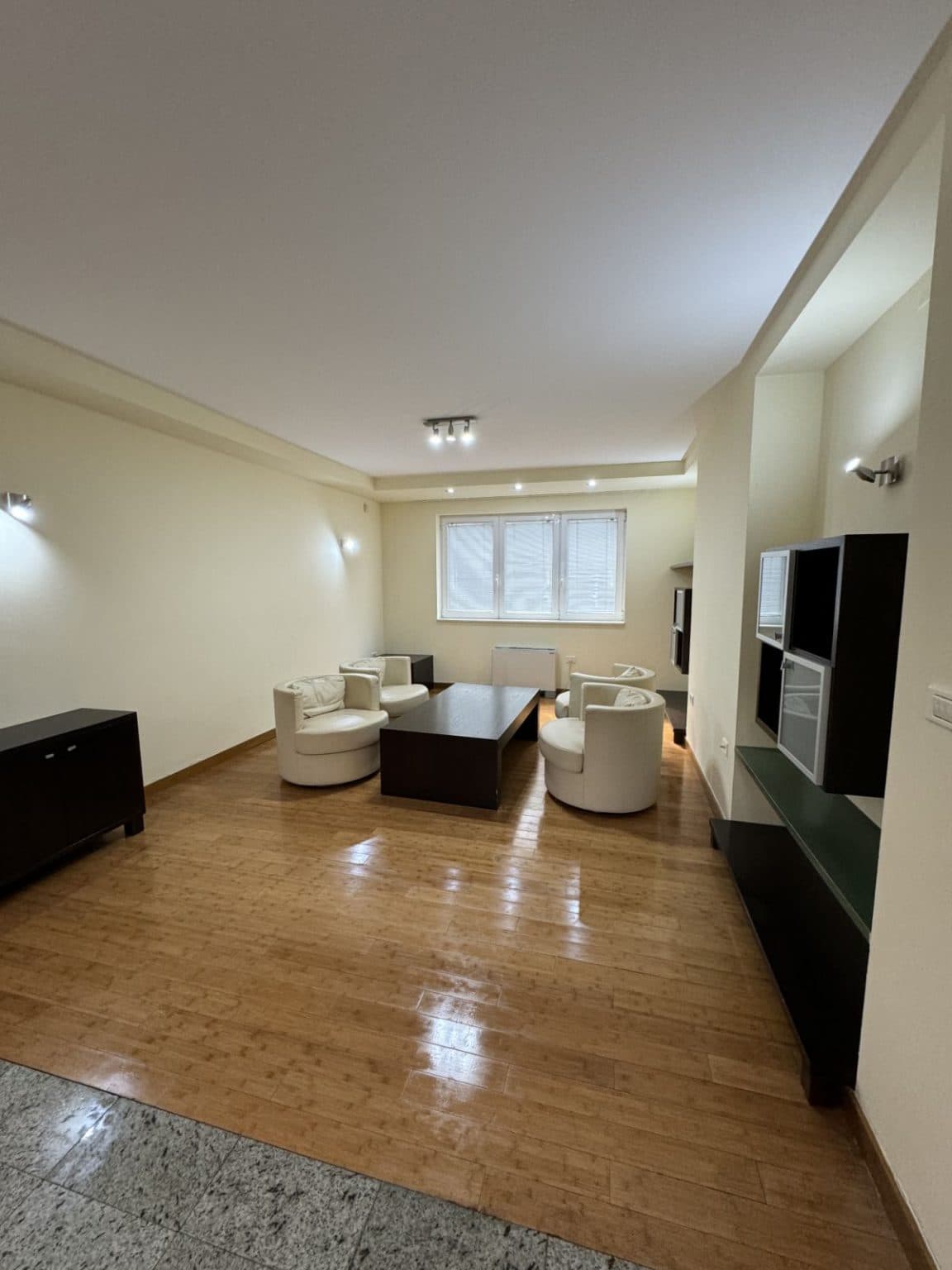 House 400m² on a quiet location in Kozle - For Rent - Karposh - Image 6