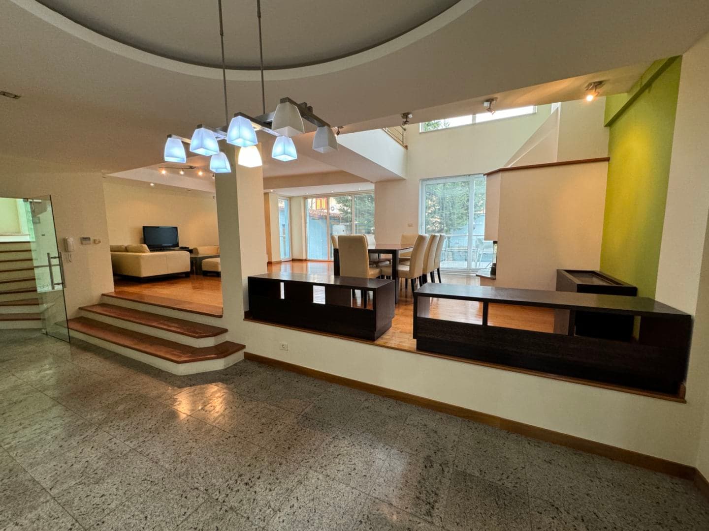 House 400m² on a quiet location in Kozle - For Rent - Karposh - Image 5