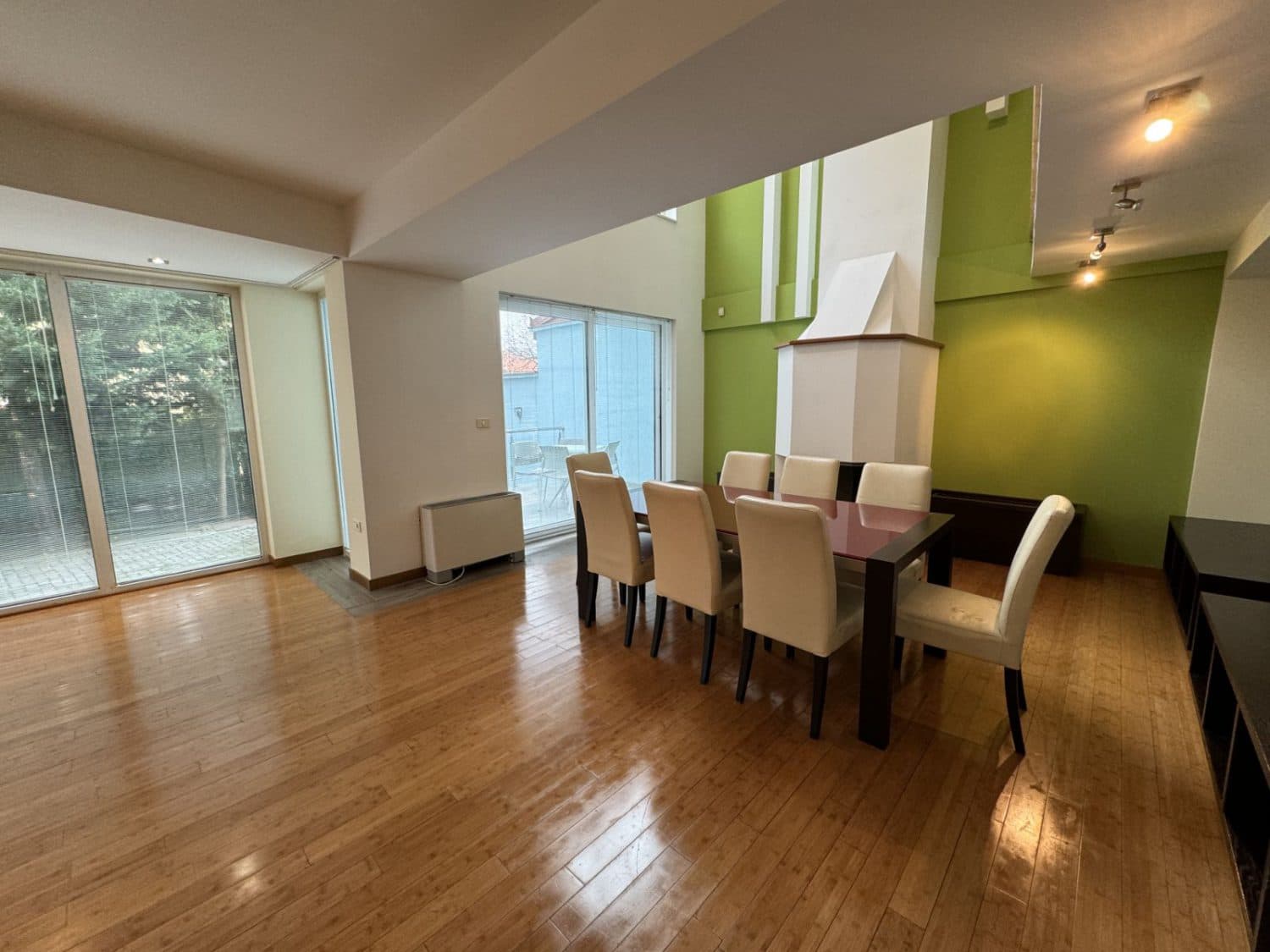 House 400m² on a quiet location in Kozle - For Rent - Karposh - Image 7