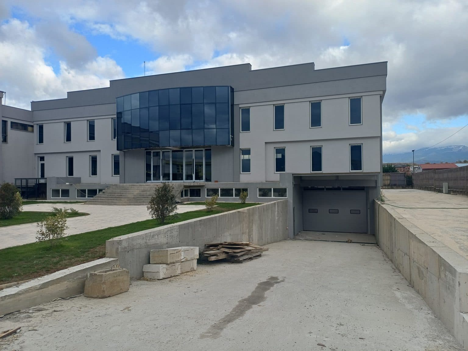 Business facility in Vizbegovo - For Rent - Butel
