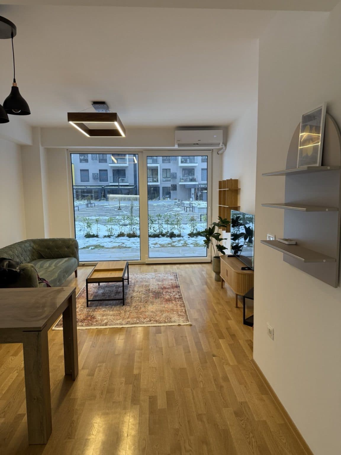 Комплетно опремен стан 135м2 во East Gate - За Продажба - Гази Баба