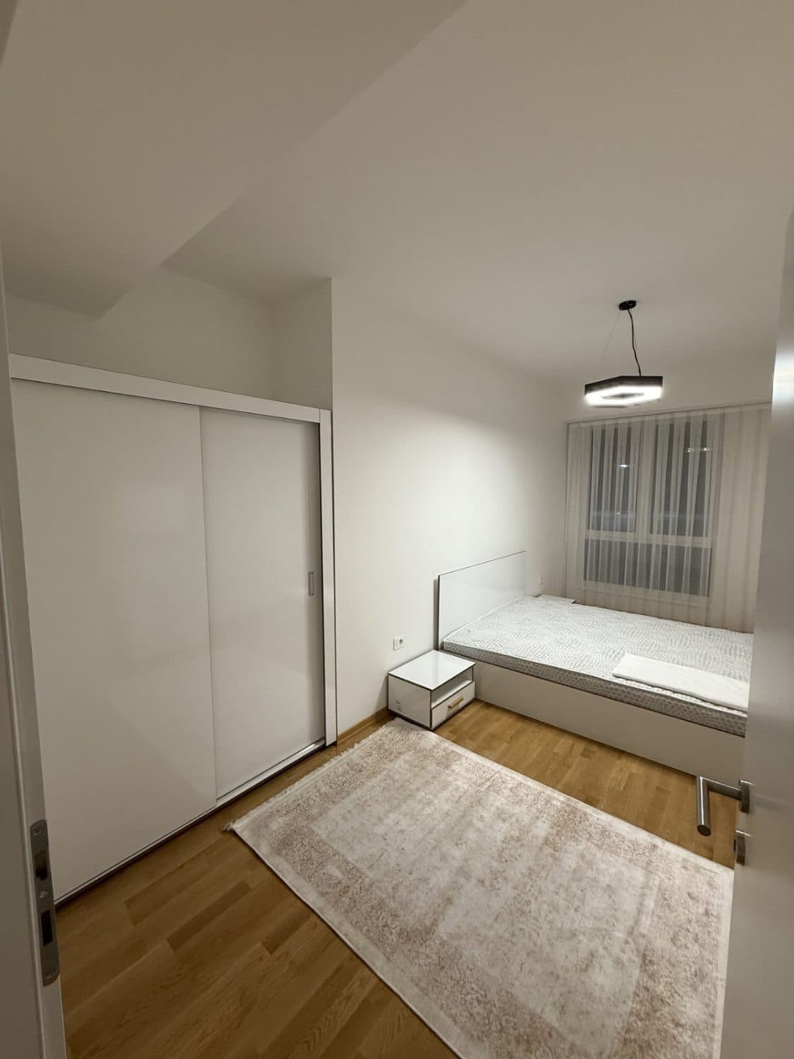 Комплетно опремен стан 135м2 во East Gate - За Продажба - Гази Баба - Слика 7