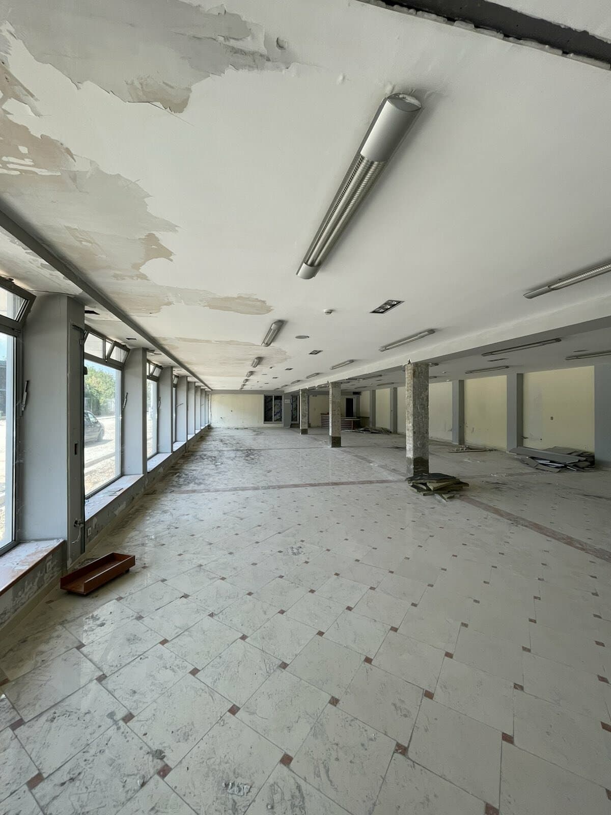 Деловен простор 900м2 во Кисела Вода - За Изнајмување - Кисела Вода - Слика 4