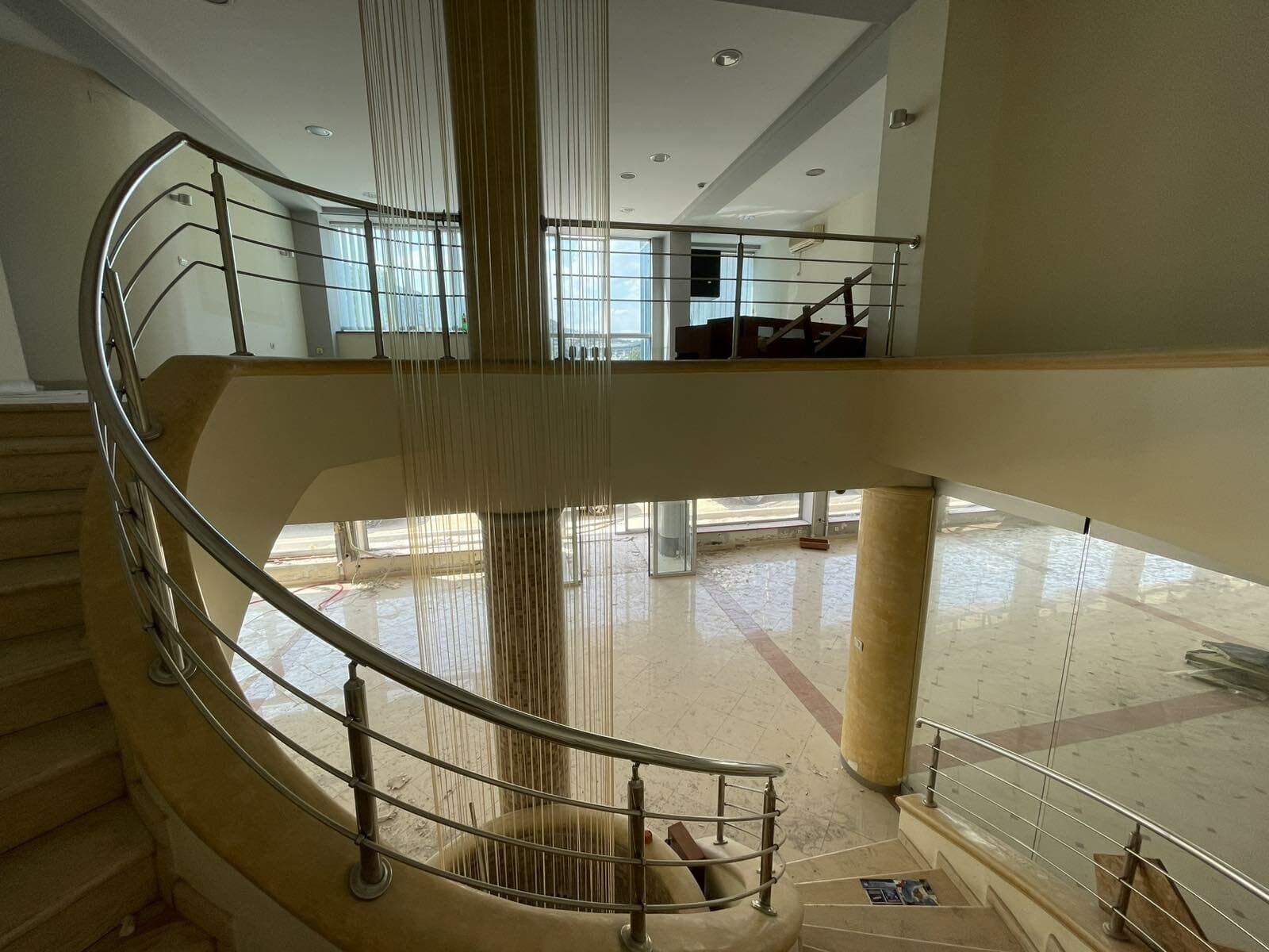 Деловен простор 900м2 во Кисела Вода - За Изнајмување - Кисела Вода - Слика 7