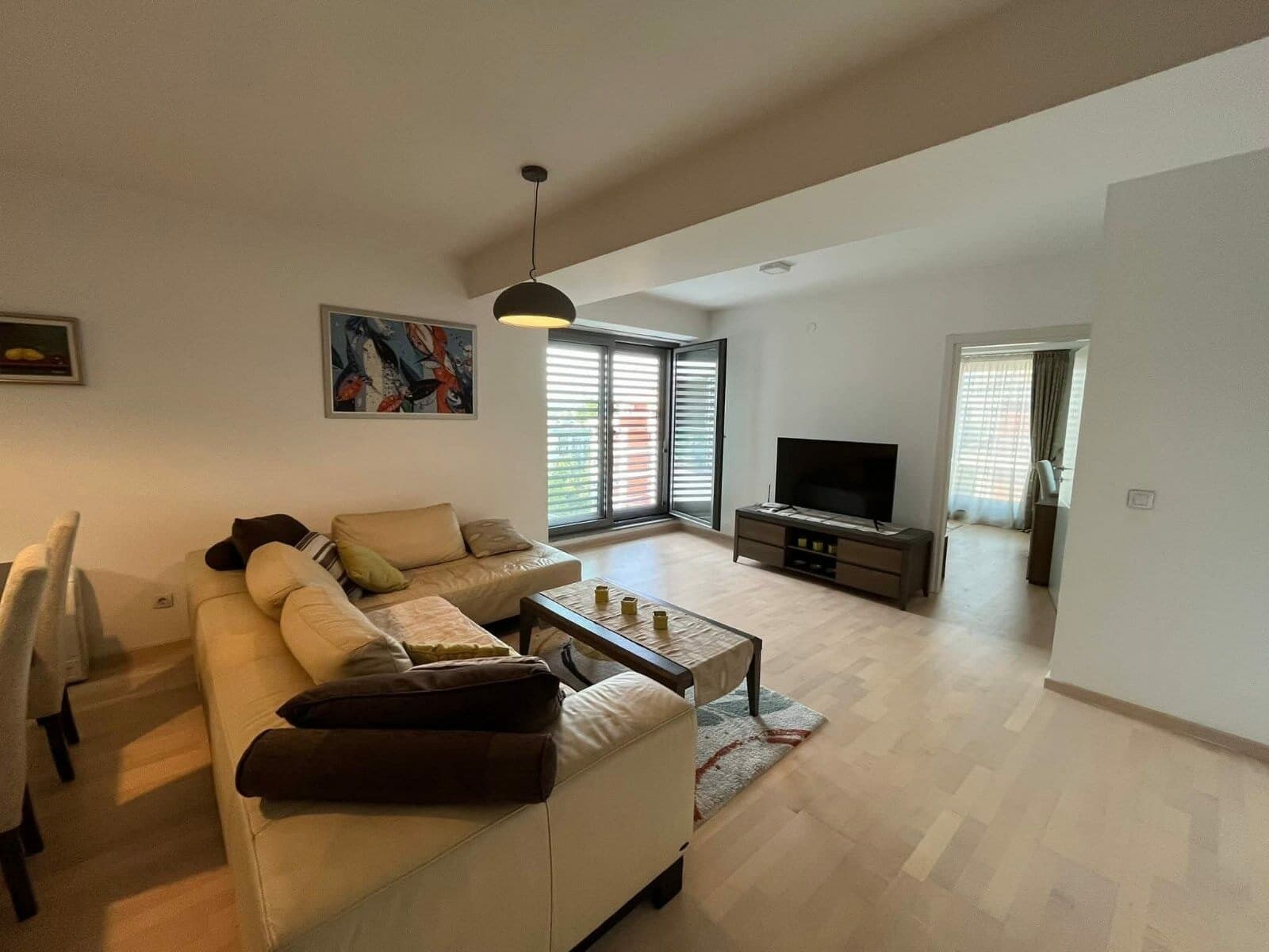 Модерно опремен стан 88м2 во Капитол - 3